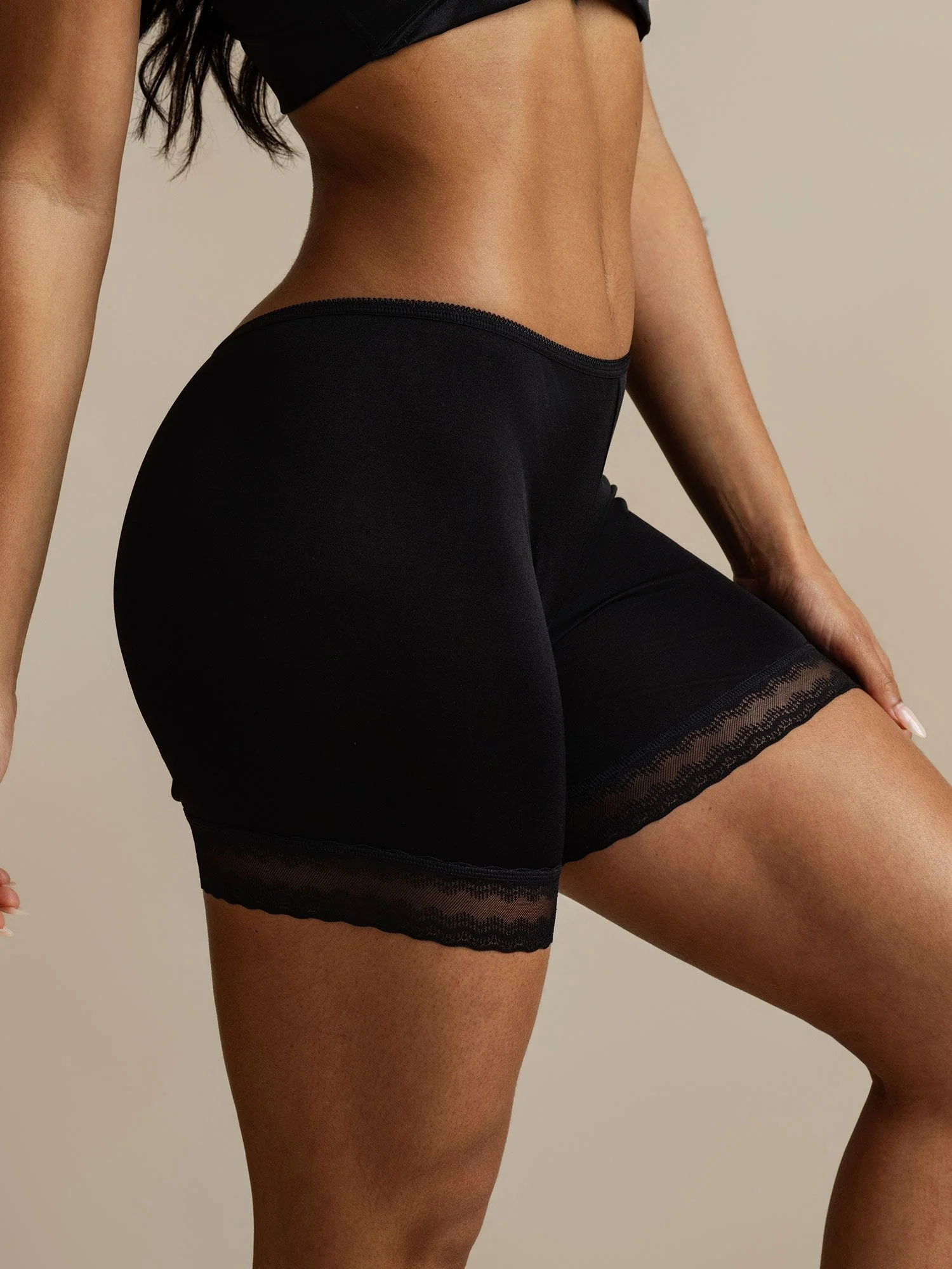 Seda Pura Encaje Borde Anti-Rozaduras Shorts