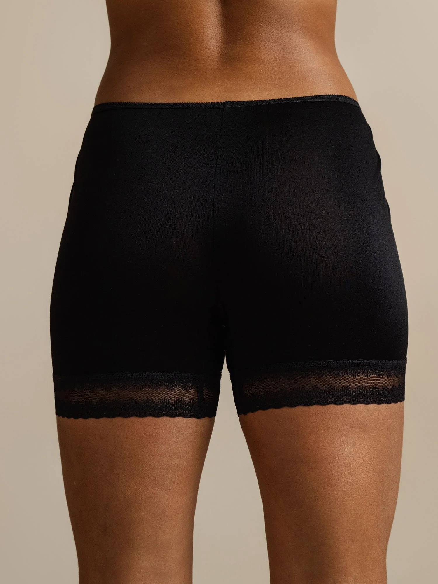 Seda Pura Encaje Borde Anti-Rozaduras Shorts - Image 2