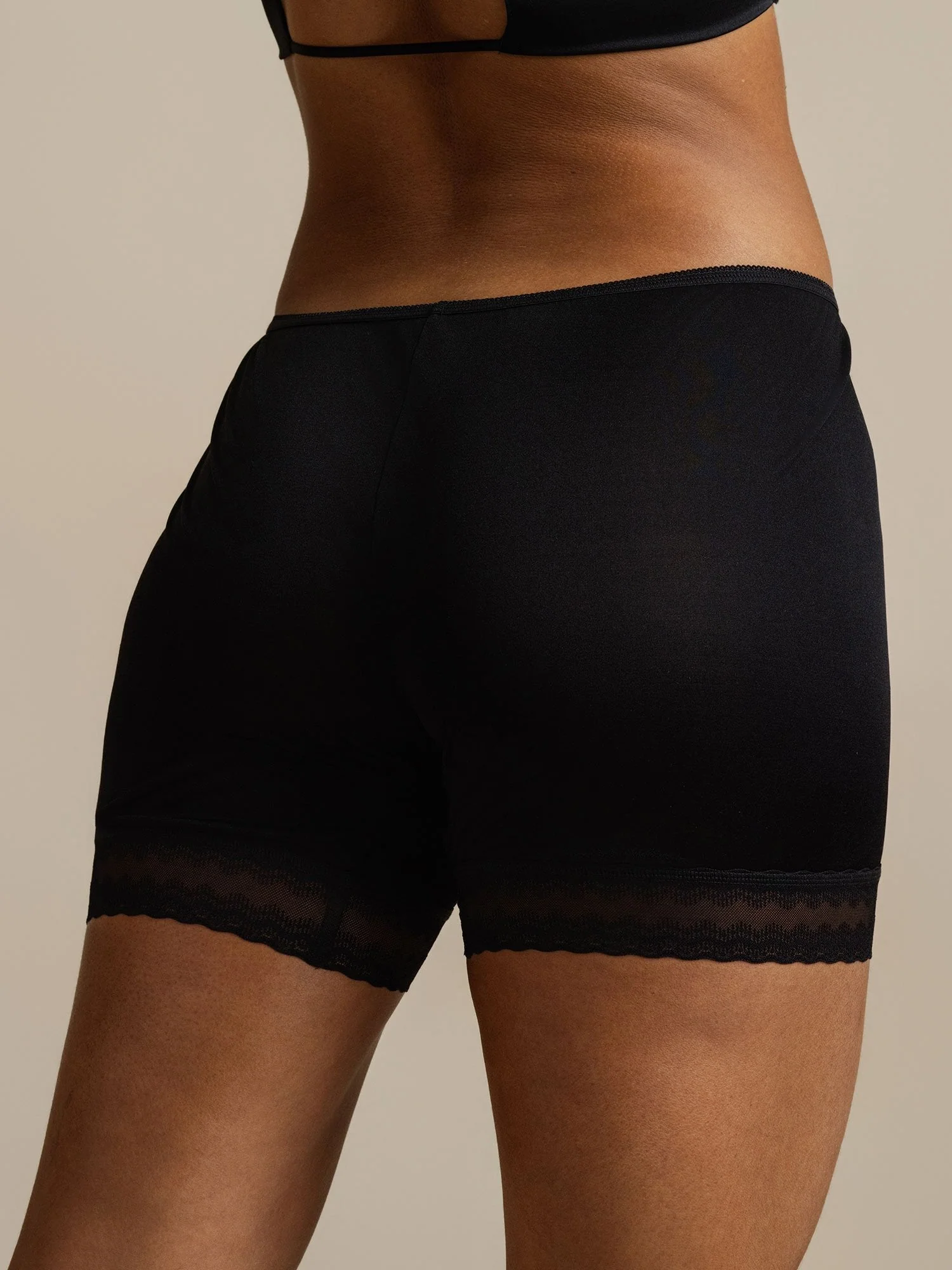 Seda Pura Encaje Borde Anti-Rozaduras Shorts - Image 5