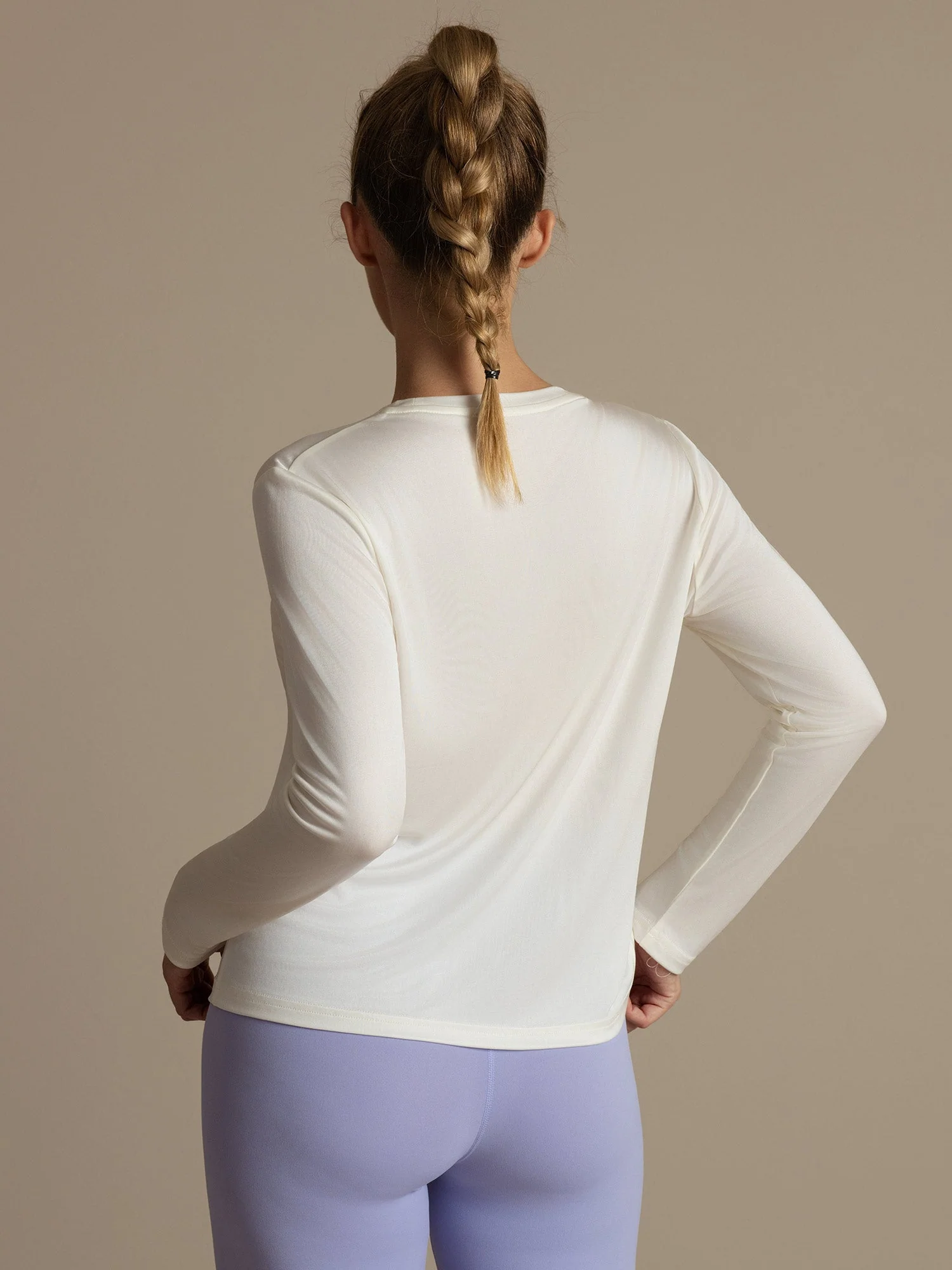 Camiseta Deportiva de Manga Larga con Cuello Redondo de Seda Pura para Mujer - Image 20