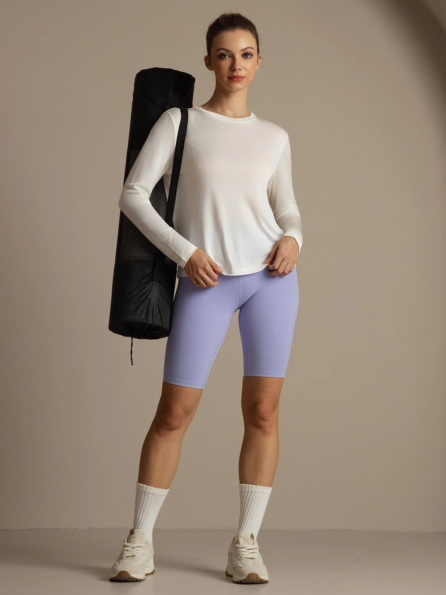 Camiseta Deportiva de Manga Larga con Cuello Redondo de Seda Pura para Mujer - Image 26