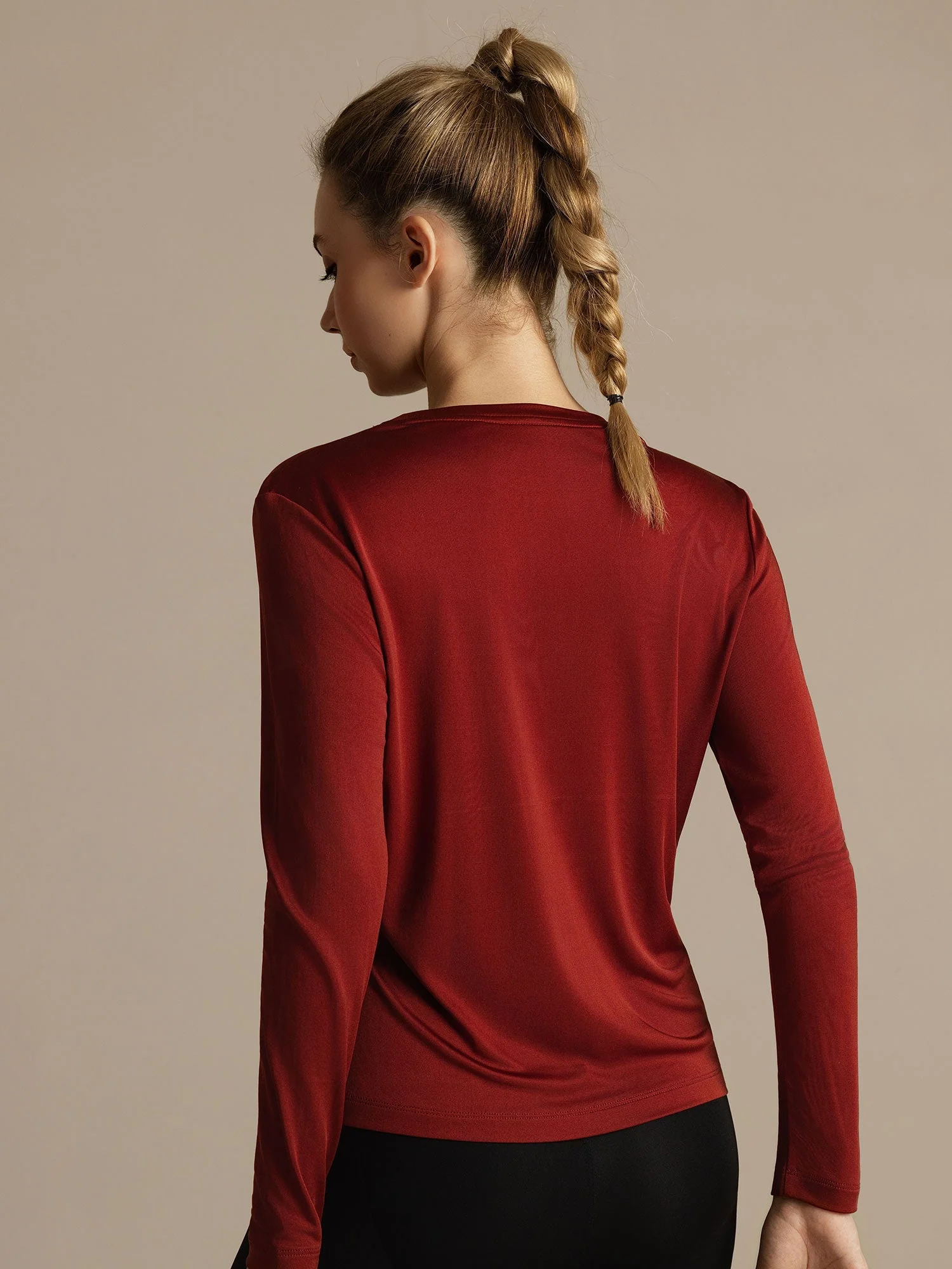 Camiseta Deportiva de Manga Larga con Cuello Redondo de Seda Pura para Mujer - Image 30