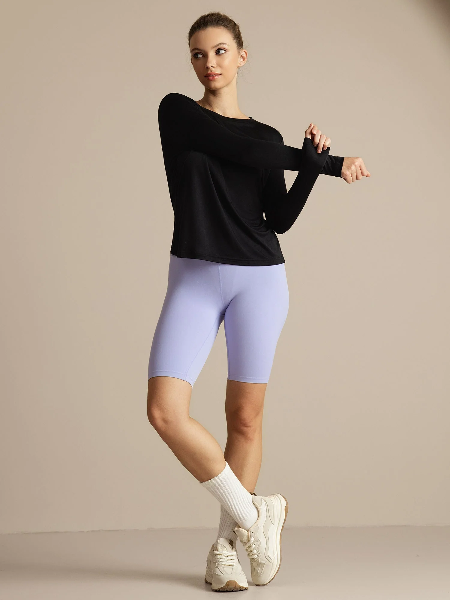 Camiseta Deportiva de Manga Larga con Cuello Redondo de Seda Pura para Mujer - Image 7