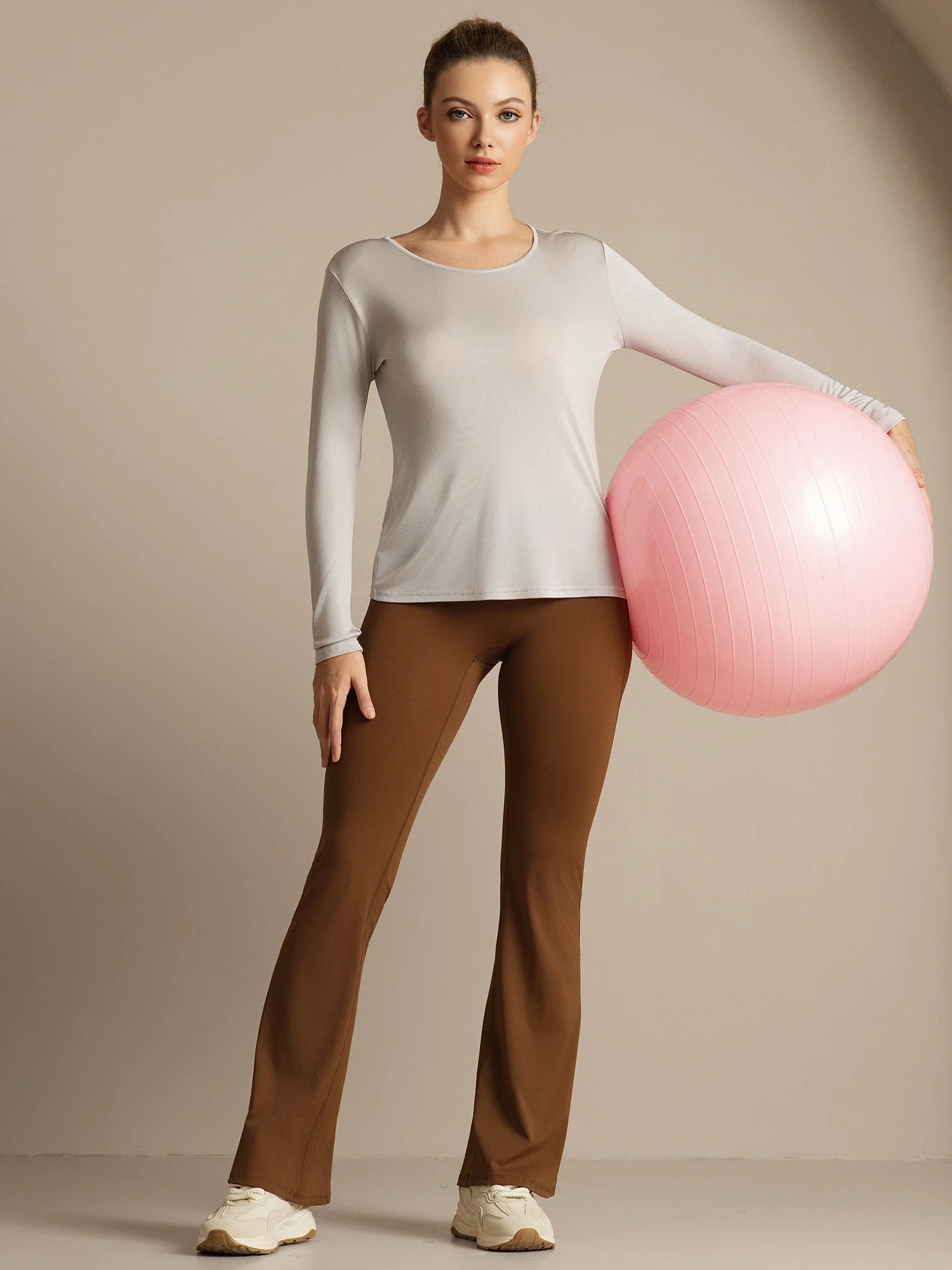 Camiseta Deportiva de Manga Larga con Cuello U de Seda para Mujer - Image 28