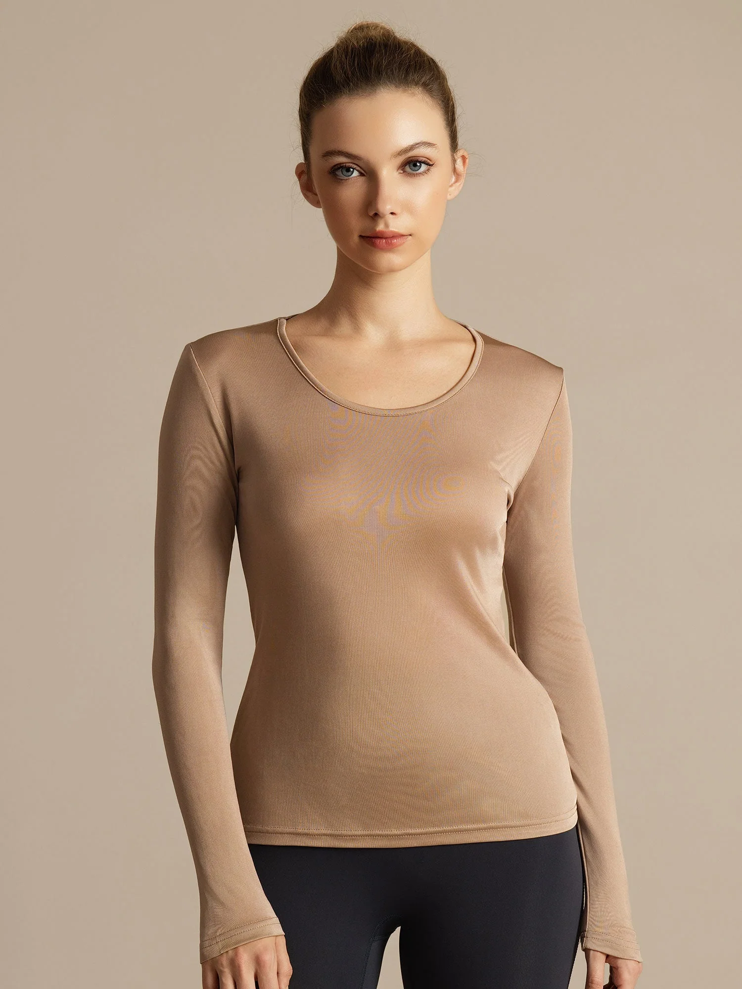 Camiseta Deportiva de Manga Larga con Cuello U de Seda para Mujer - Image 9