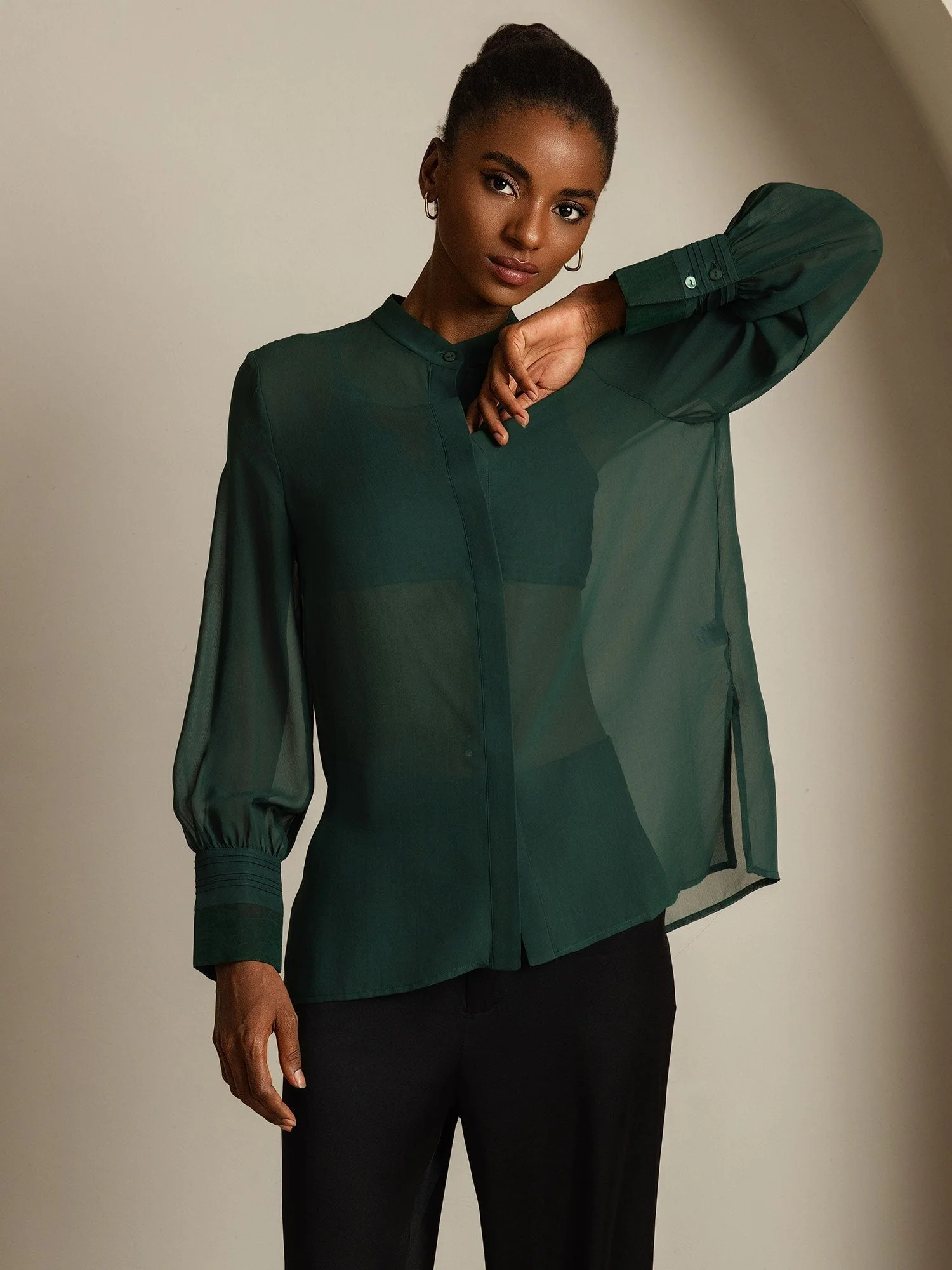 Seda Pura Blusa de Manga Larga Con Corte Transparente - Image 17