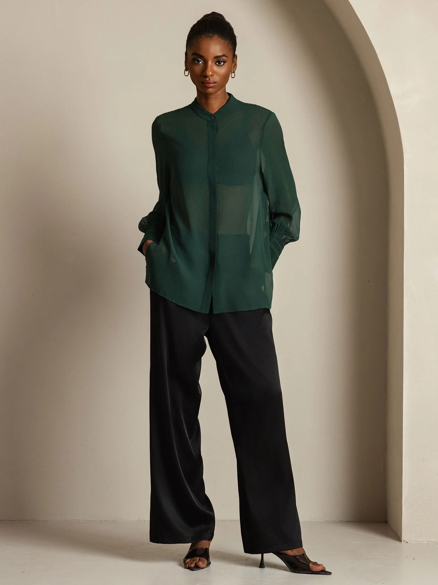 Seda Pura Blusa de Manga Larga Con Corte Transparente - Image 18