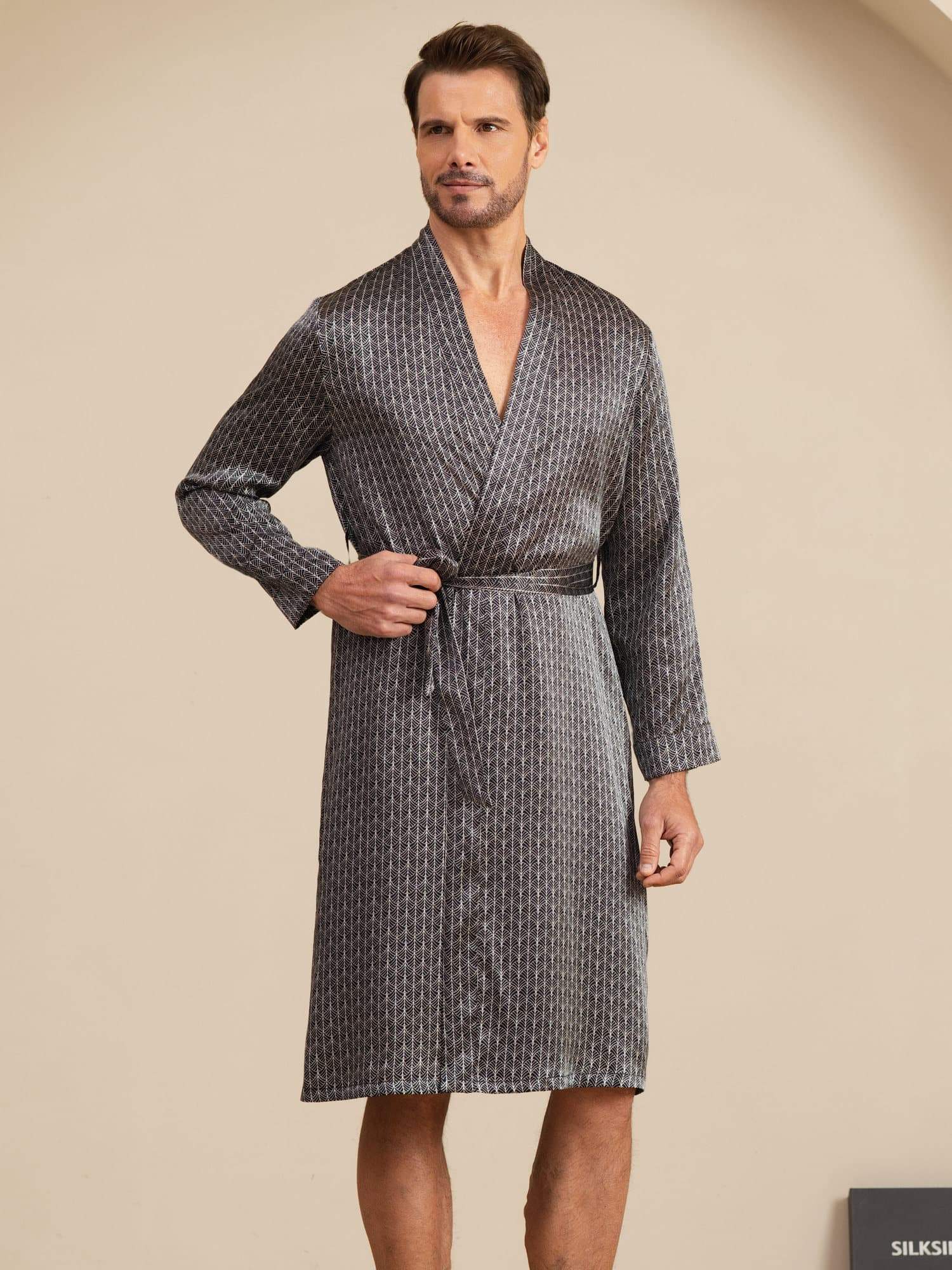 Colección de pijamas de seda estampada