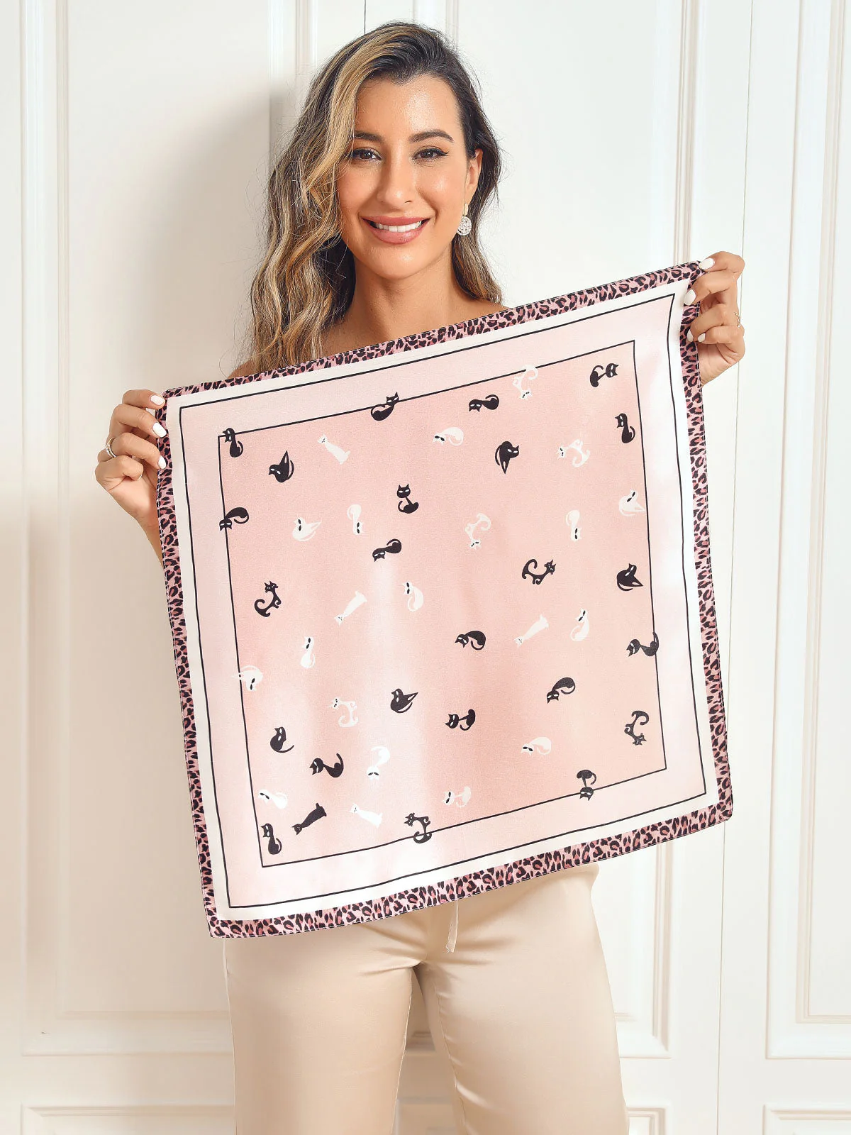 Pañuelo Cuadrado de Diseñador Estampado de 100% Seda de Mora 53x53cm/21" - Image 5