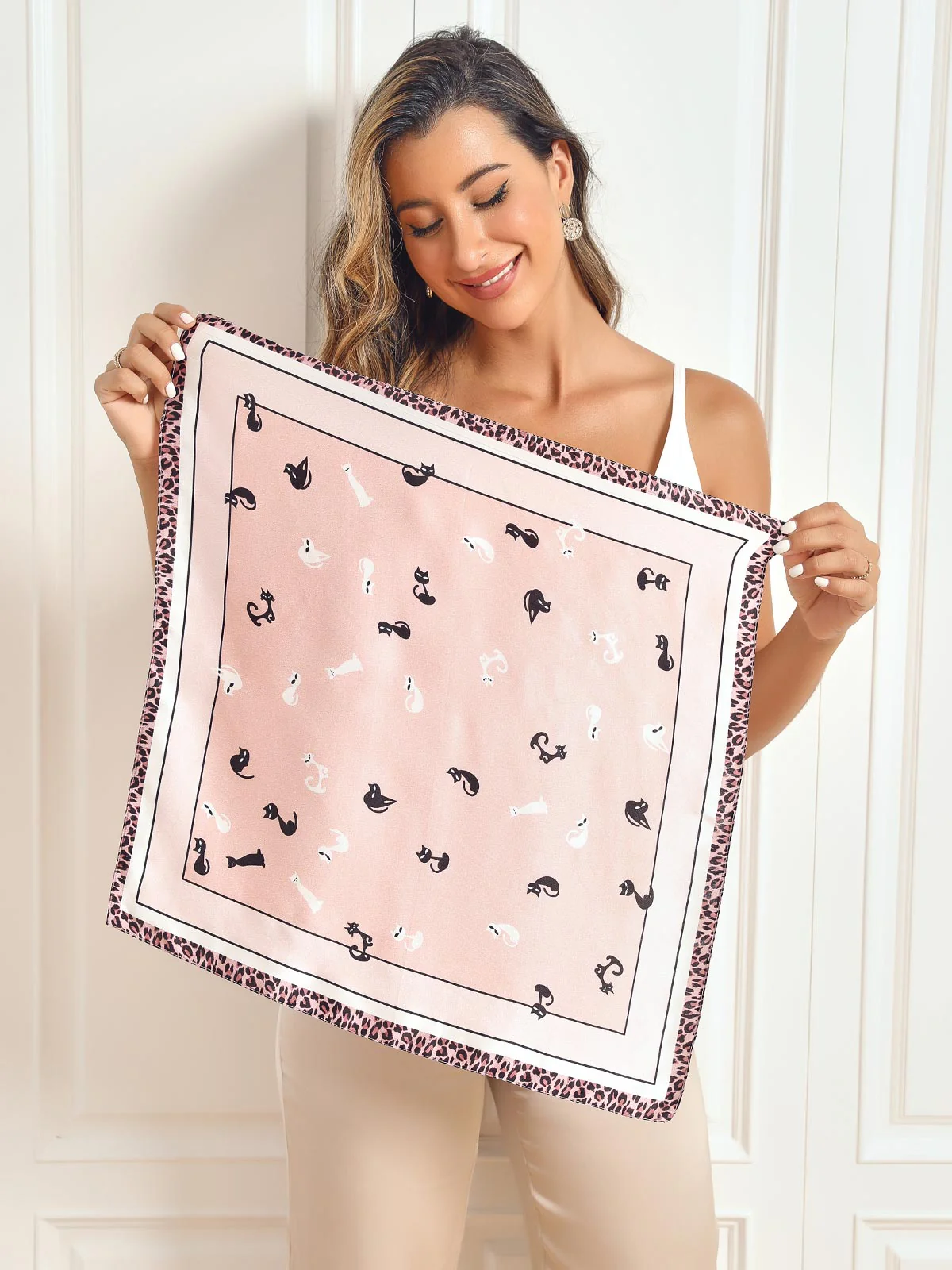 Pañuelo Cuadrado de Diseñador Estampado de 100% Seda de Mora 53x53cm/21" - Image 6