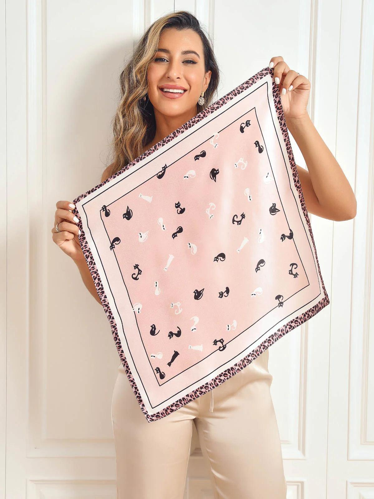 Pañuelo Cuadrado de Diseñador Estampado de 100% Seda de Mora 53x53cm/21" - Image 7