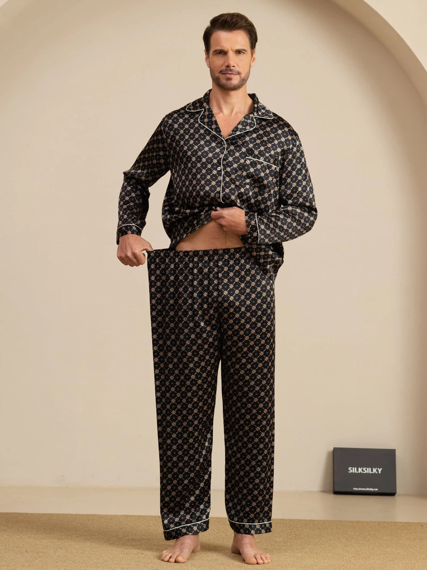 Conjunto De Pijama De Hombre De Seda Pura Con Estampado De Cadena Azul Marino Manga Larga Con Pantalón - Image 18
