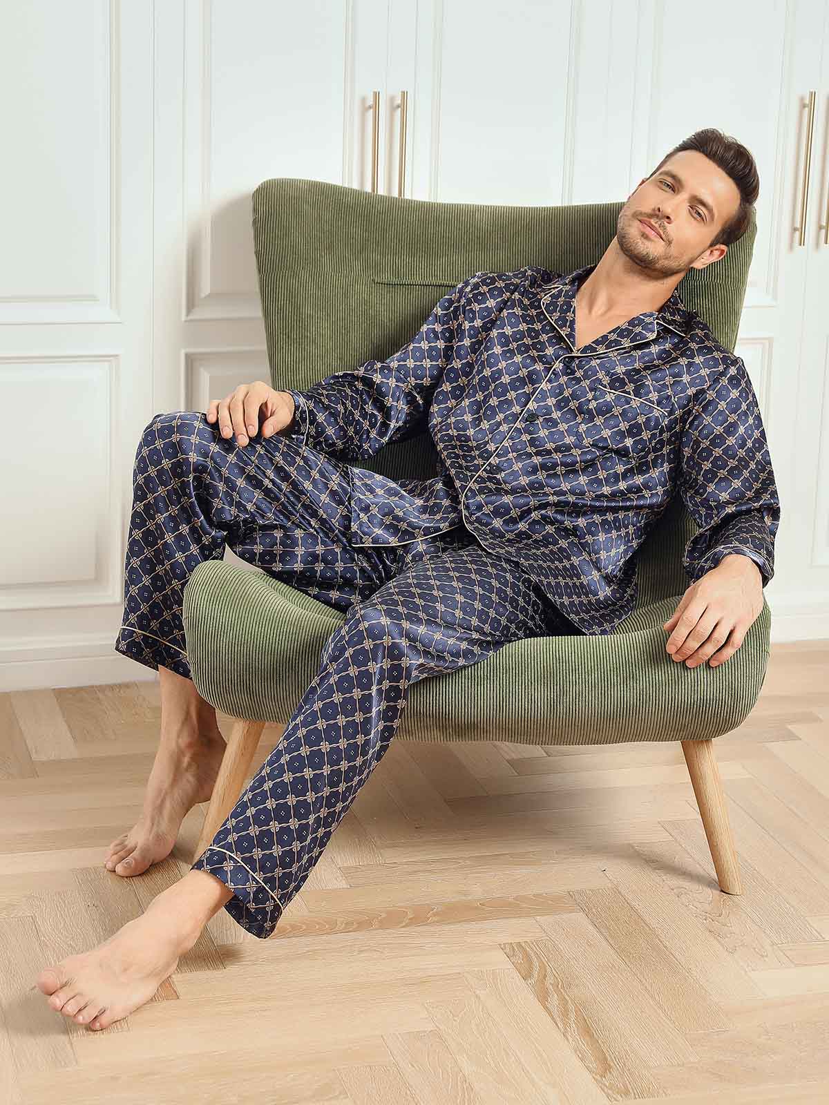 Conjunto De Pijama De Hombre De Seda Pura Con Estampado De Cadena Azul Marino Manga Larga Con Pantalón - Image 7
