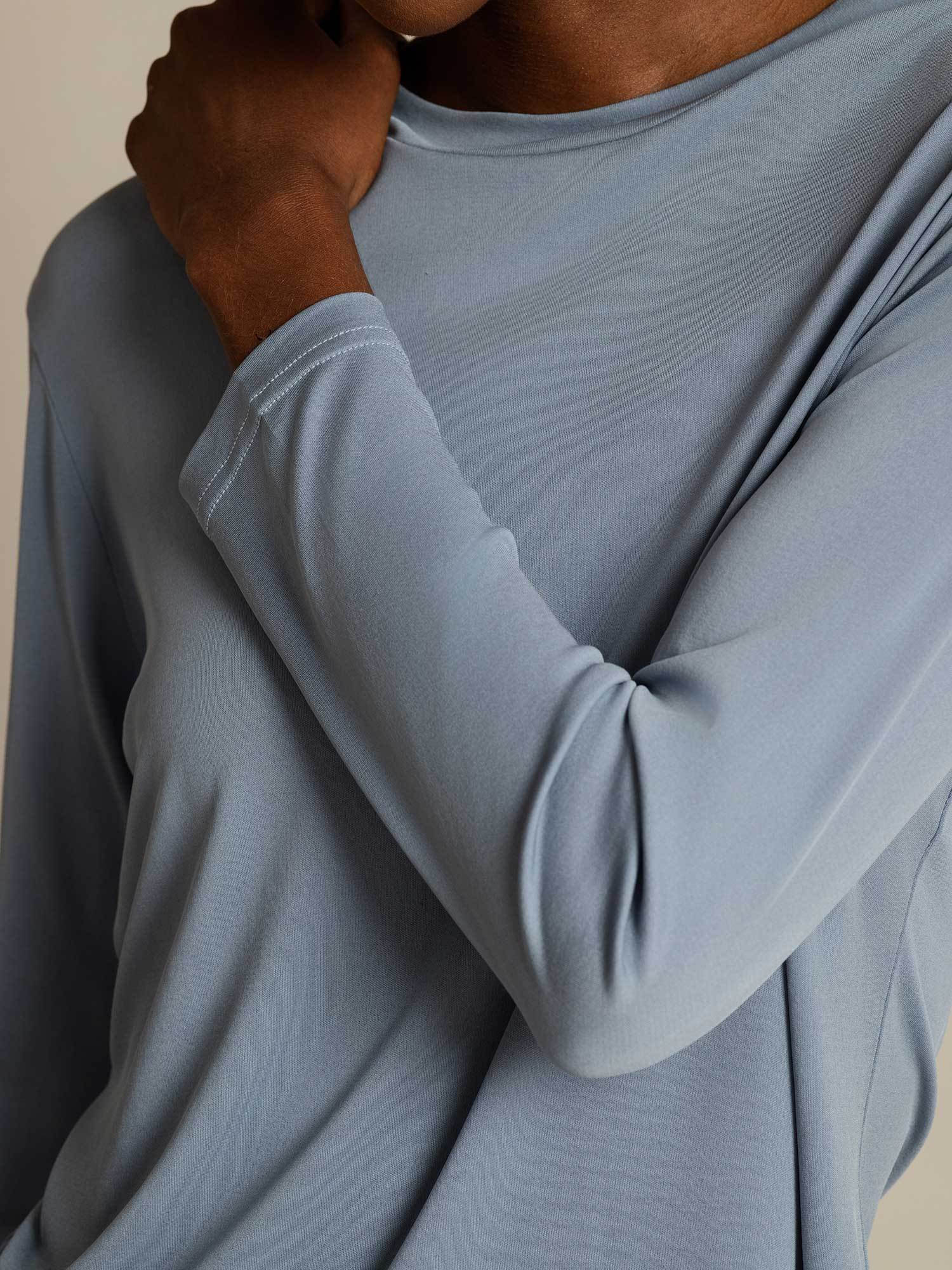 Top De Mujer De Pura Seda De Manga Larga Con Cuello Redondo - Image 4