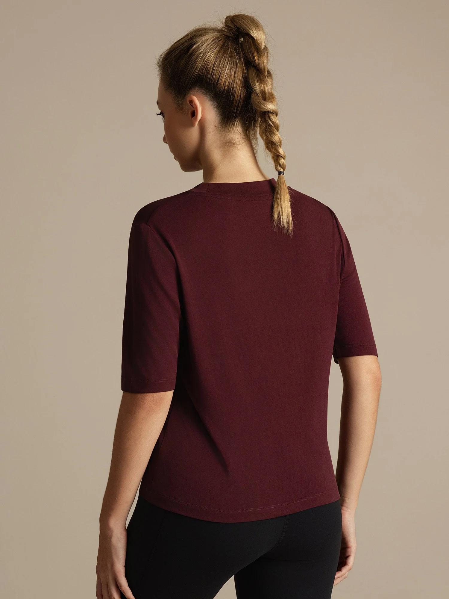 Camiseta Deportiva de Manga Media con Cuello Redondo de Seda Pura para Mujer - Image 10