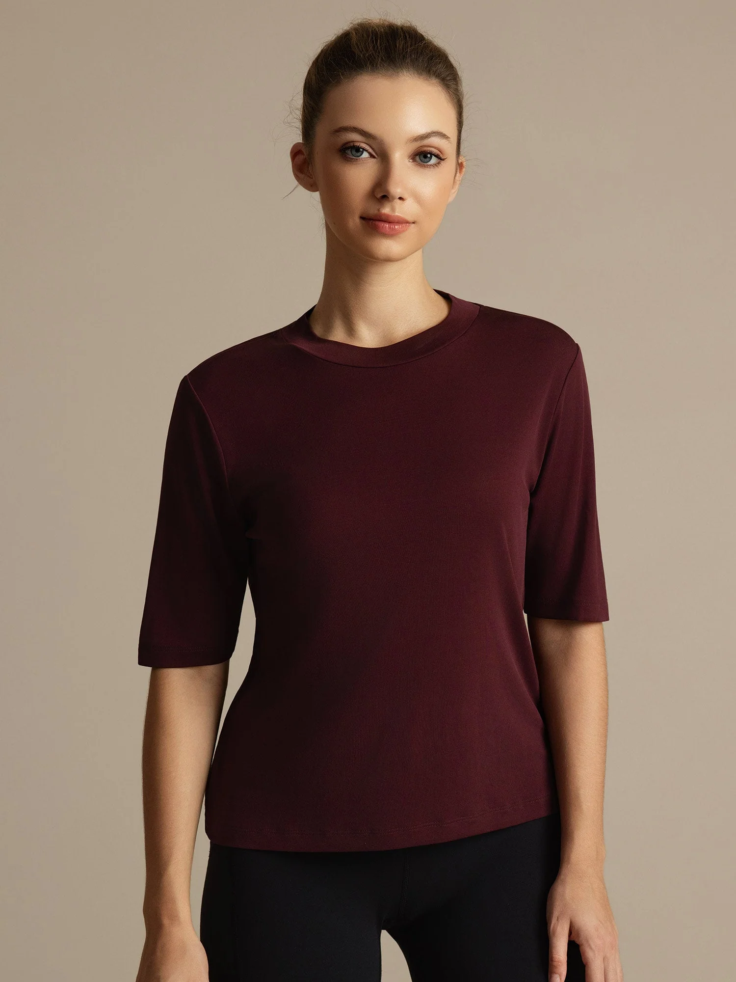 Camiseta Deportiva de Manga Media con Cuello Redondo de Seda Pura para Mujer - Image 11