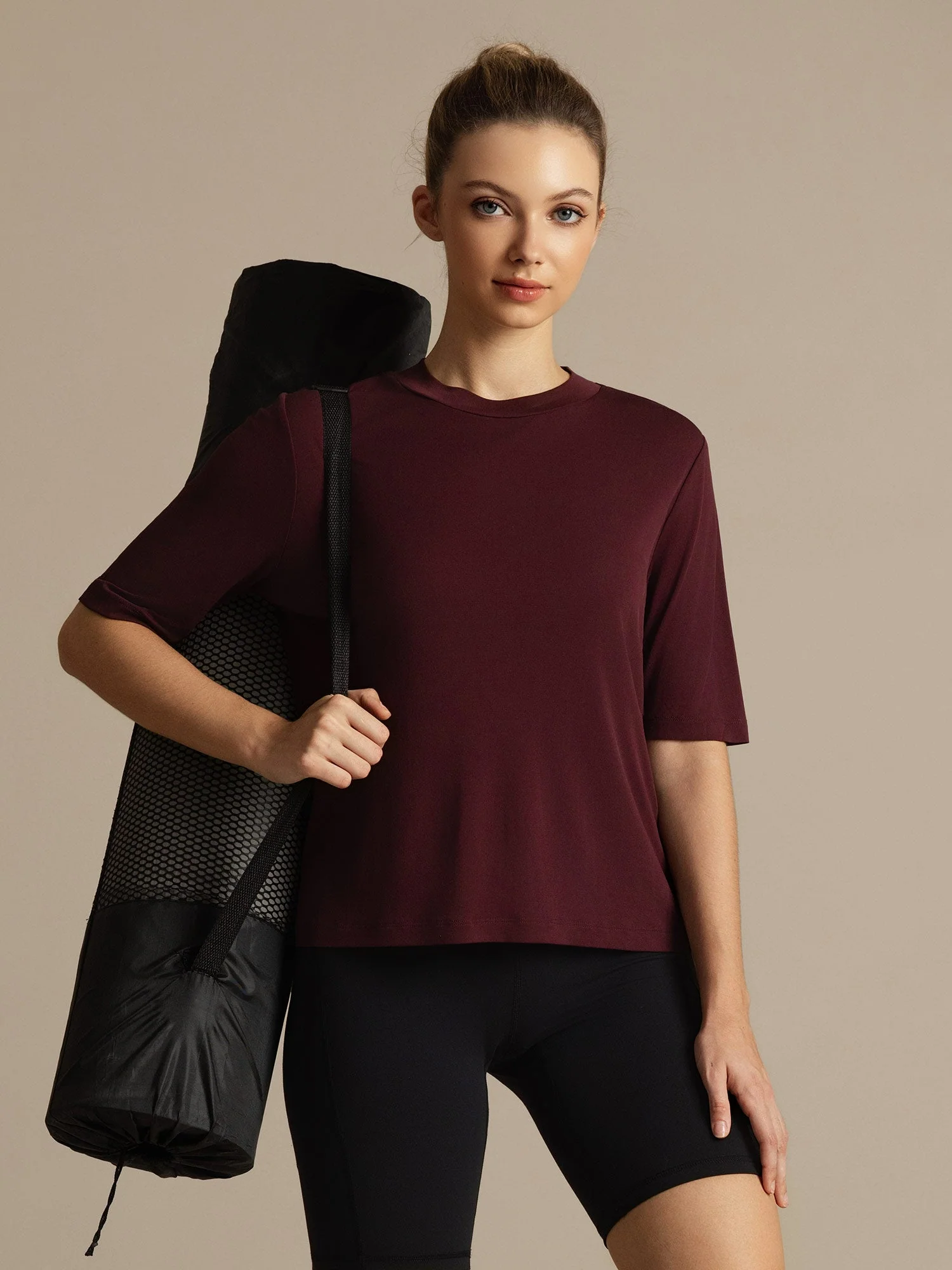 Camiseta Deportiva de Manga Media con Cuello Redondo de Seda Pura para Mujer - Image 12