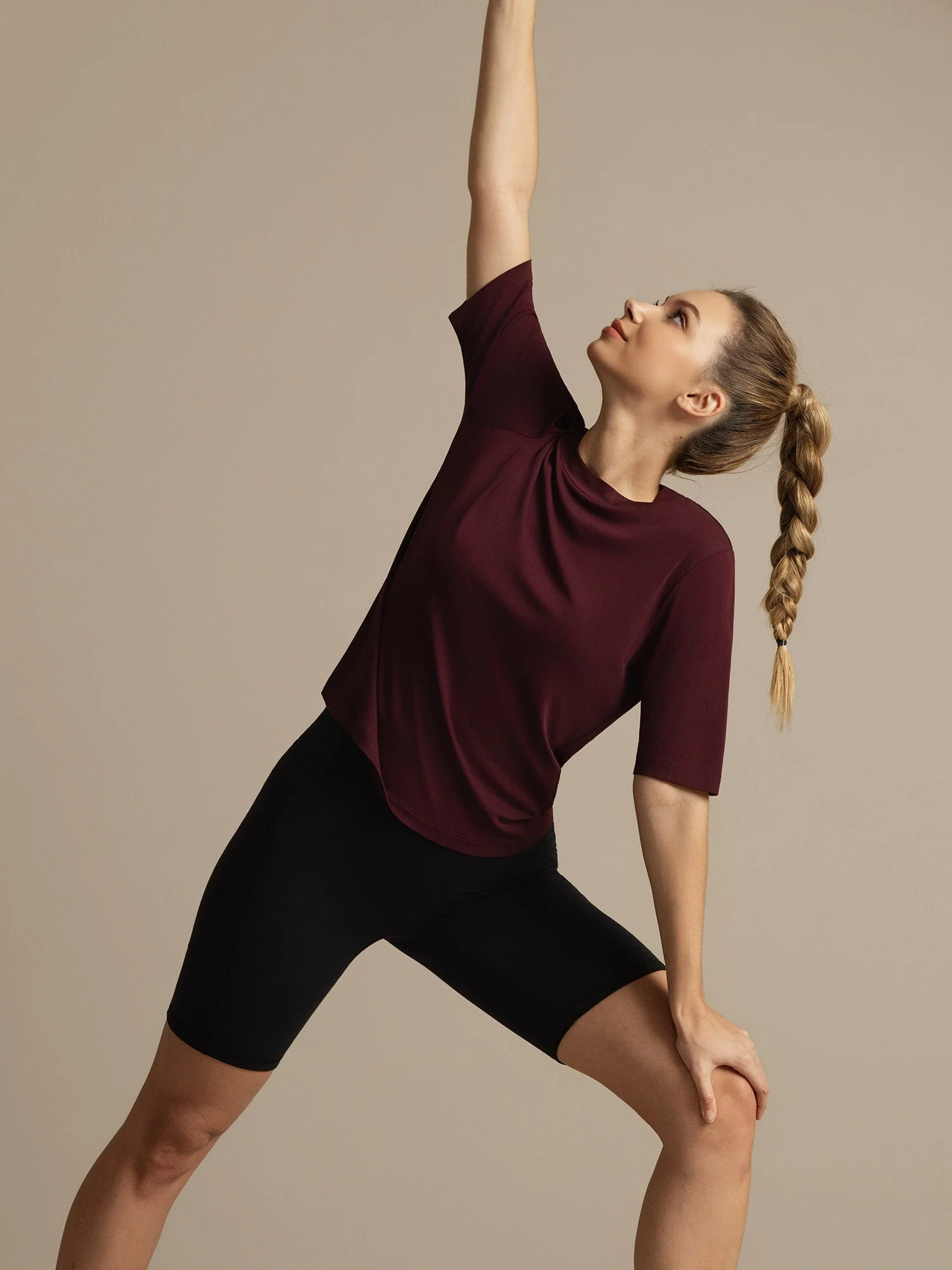 Camiseta Deportiva de Manga Media con Cuello Redondo de Seda Pura para Mujer - Image 17
