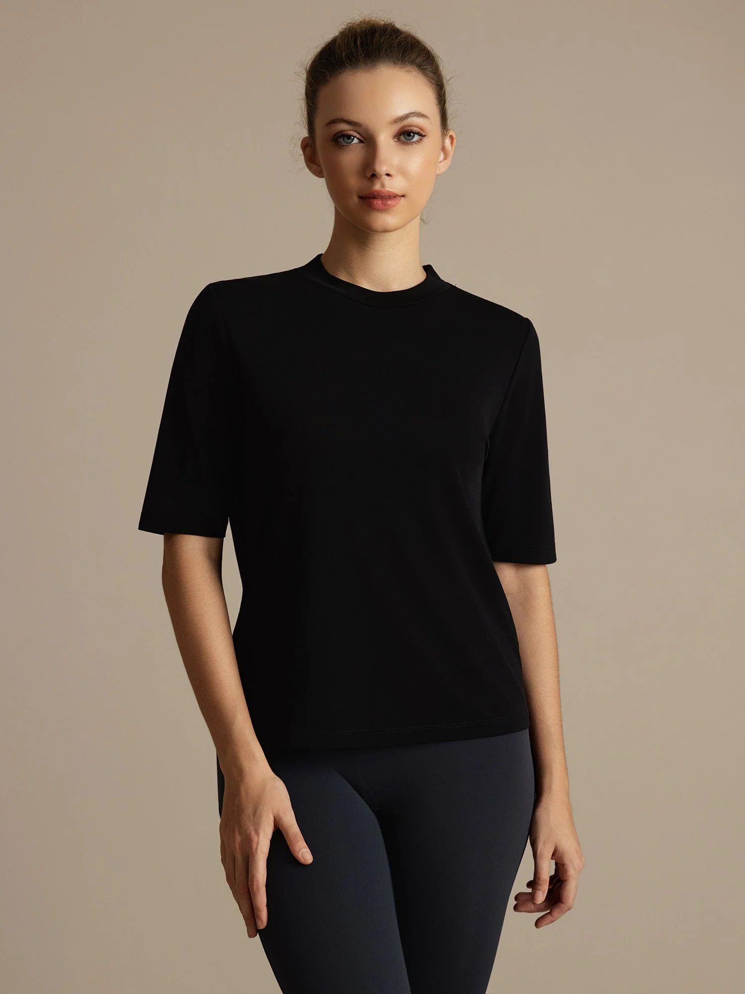 Camiseta Deportiva de Manga Media con Cuello Redondo de Seda Pura para Mujer - Image 26