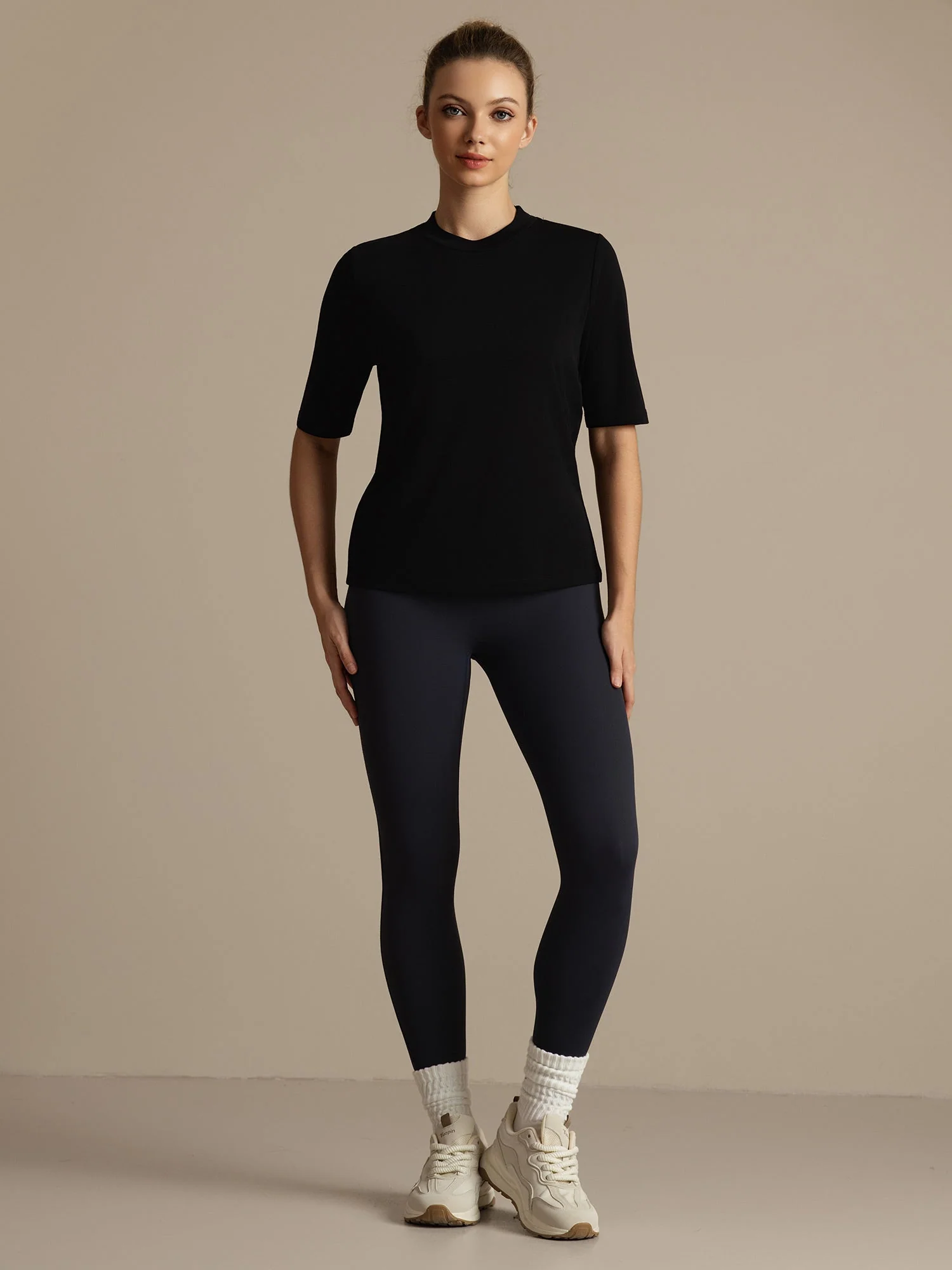 Camiseta Deportiva de Manga Media con Cuello Redondo de Seda Pura para Mujer - Image 30