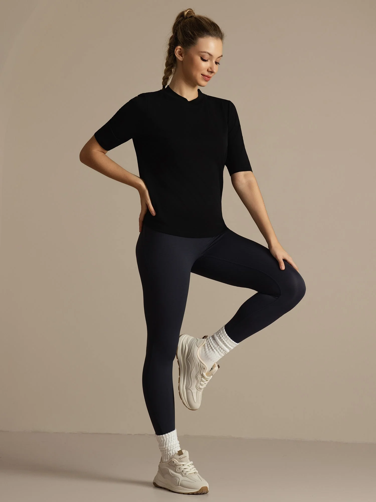 Camiseta Deportiva de Manga Media con Cuello Redondo de Seda Pura para Mujer - Image 31