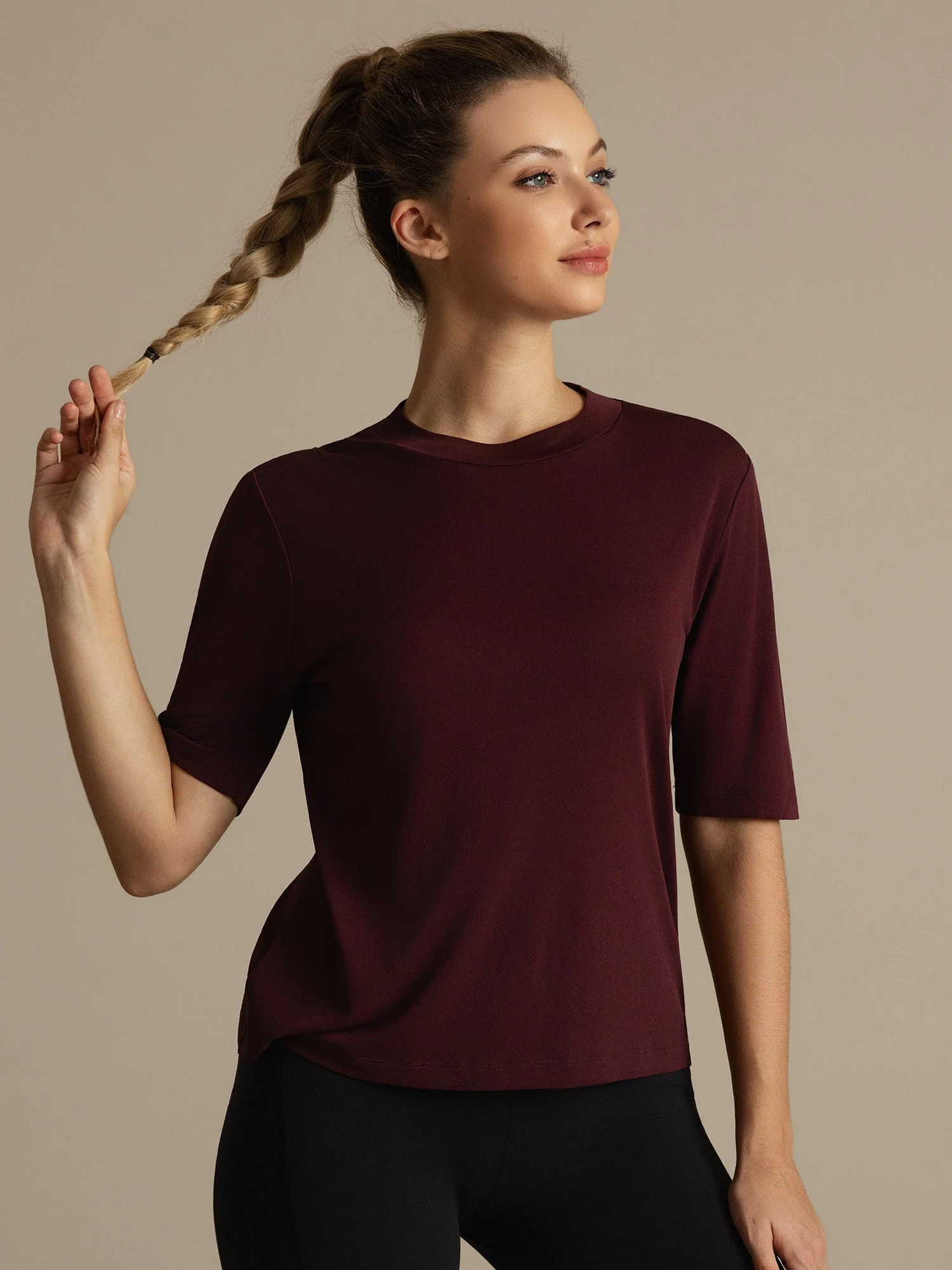 Camiseta Deportiva de Manga Media con Cuello Redondo de Seda Pura para Mujer - Image 9