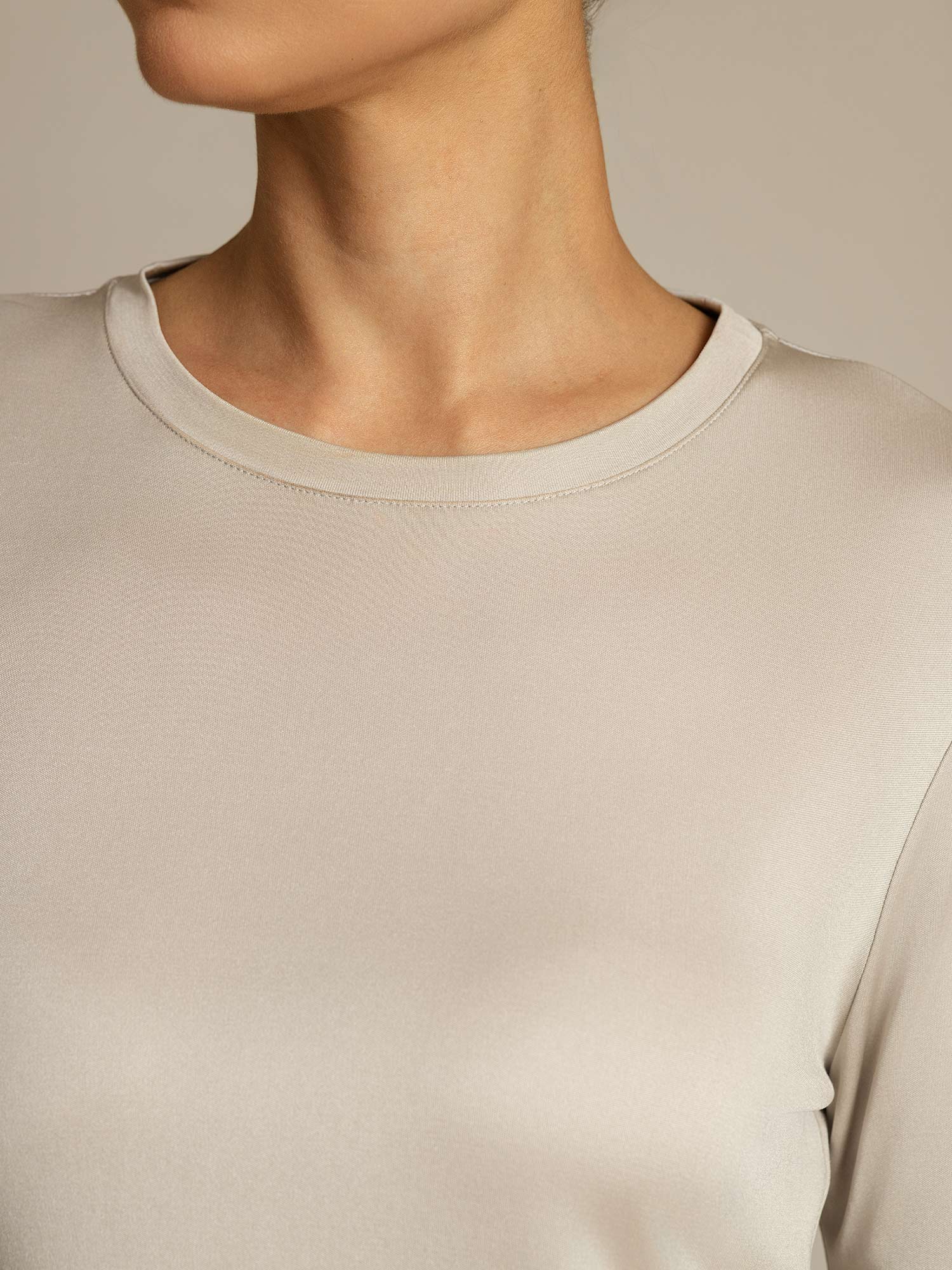 Top De Mujer De Pura Seda De Manga Larga Con Cuello Redondo - Image 38