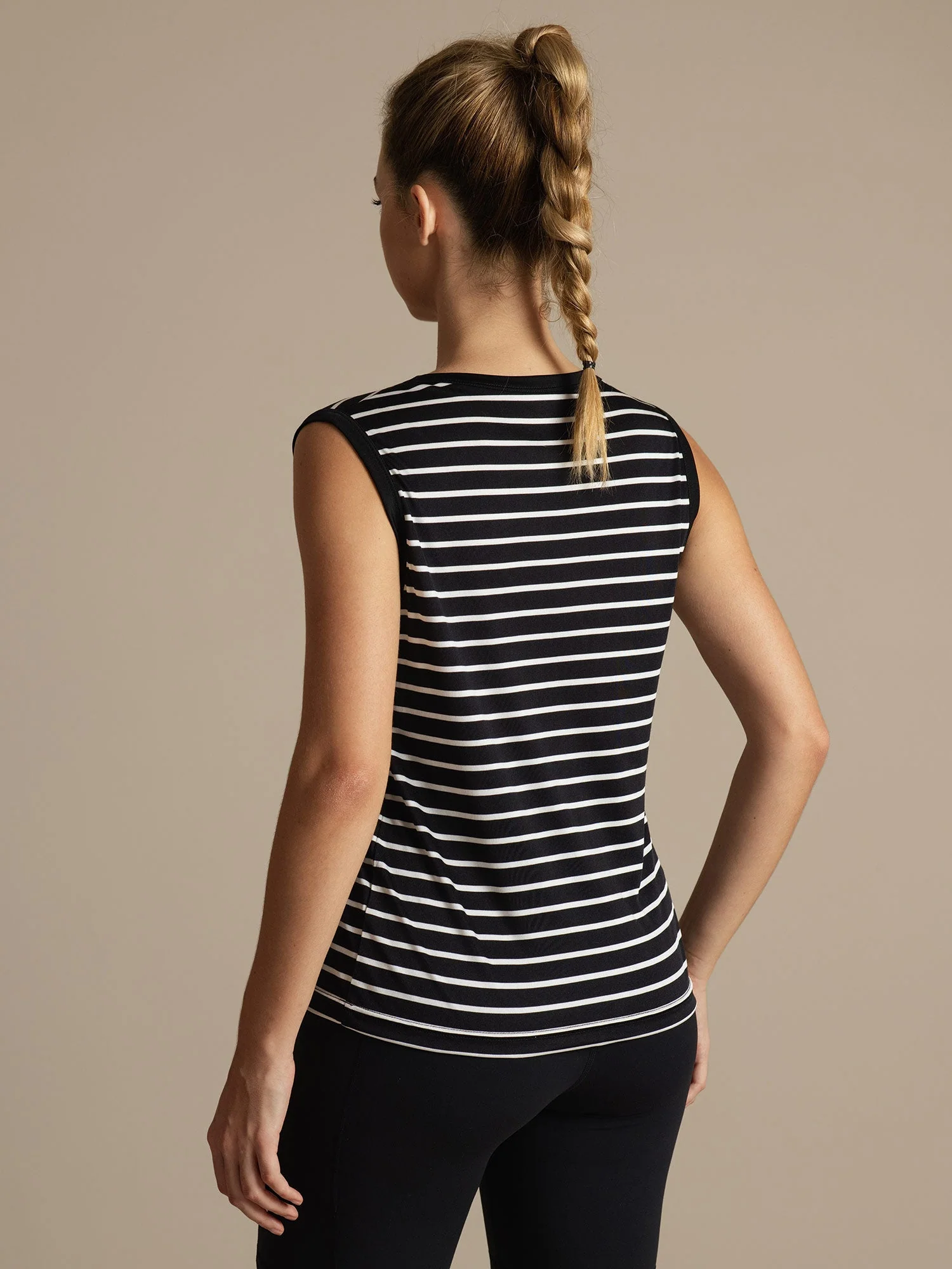 Top Deportivo de Rayas con Cuello Redondo de Seda Pura para Mujer - Image 10