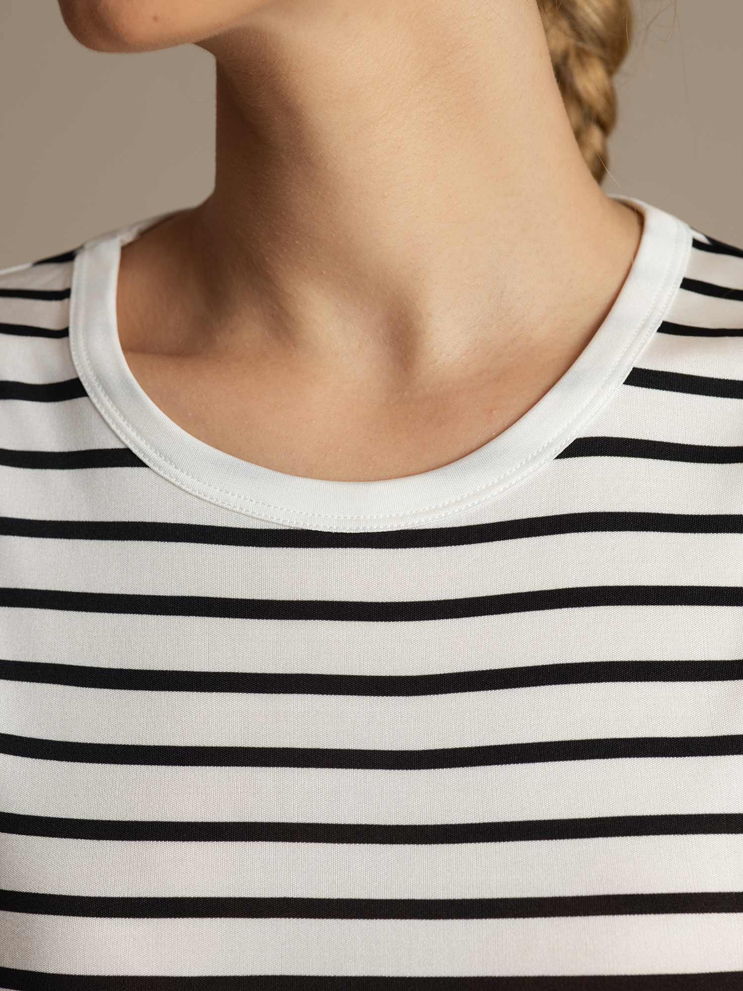 Top Deportivo de Rayas con Cuello Redondo de Seda Pura para Mujer - Image 5