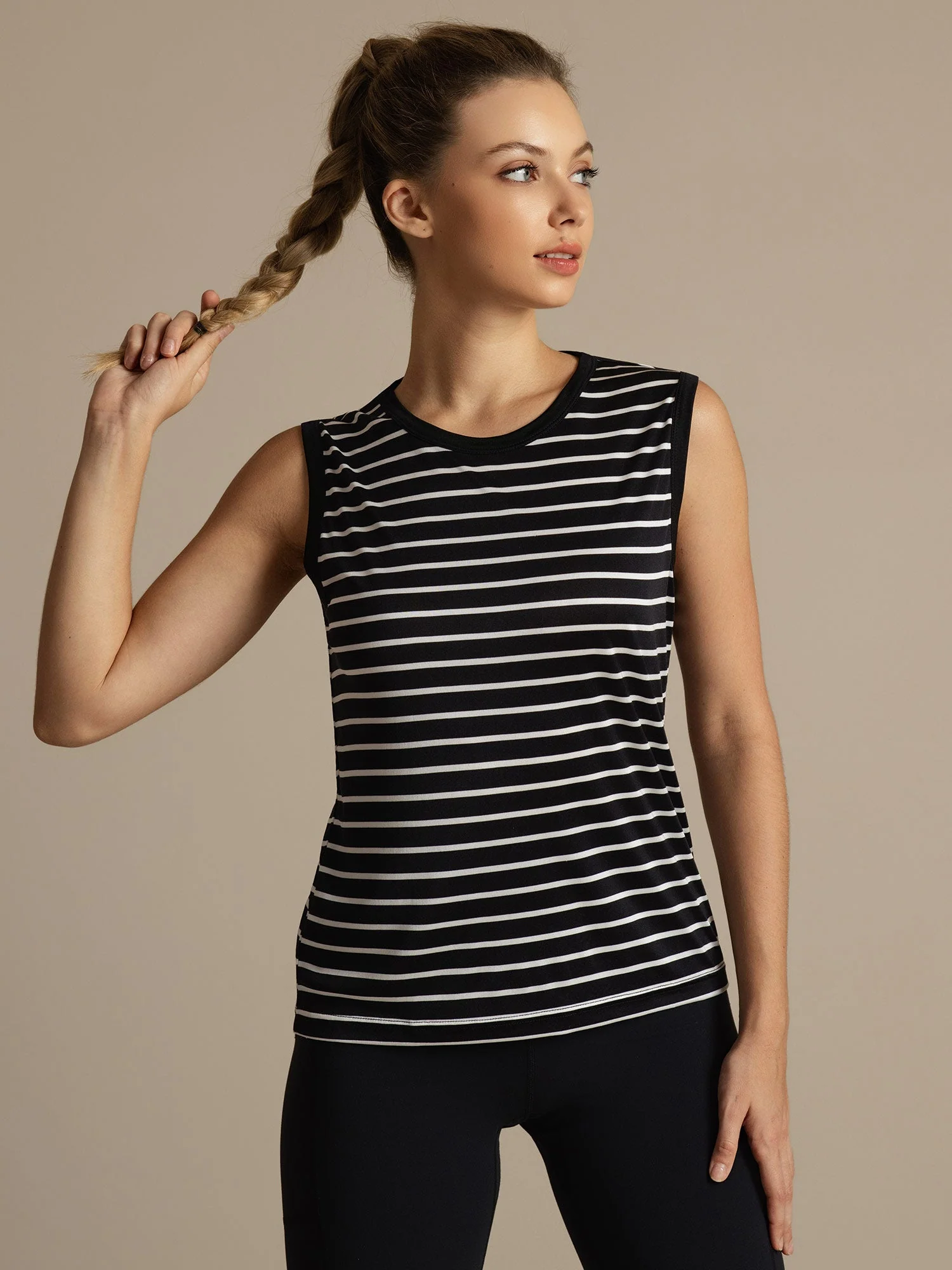 Top Deportivo de Rayas con Cuello Redondo de Seda Pura para Mujer - Image 9