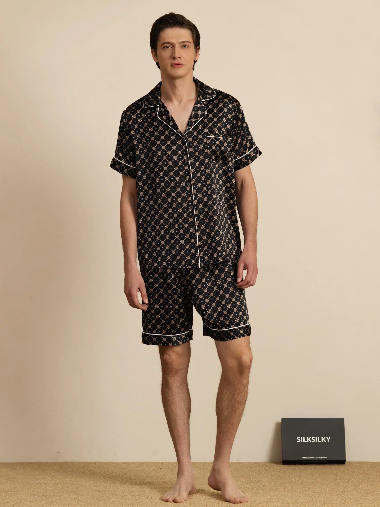 Conjunto Pijama Hombre De Seda Manga Corta Cuello Con Muesca Estampado Cadena Con Shorts - Image 14