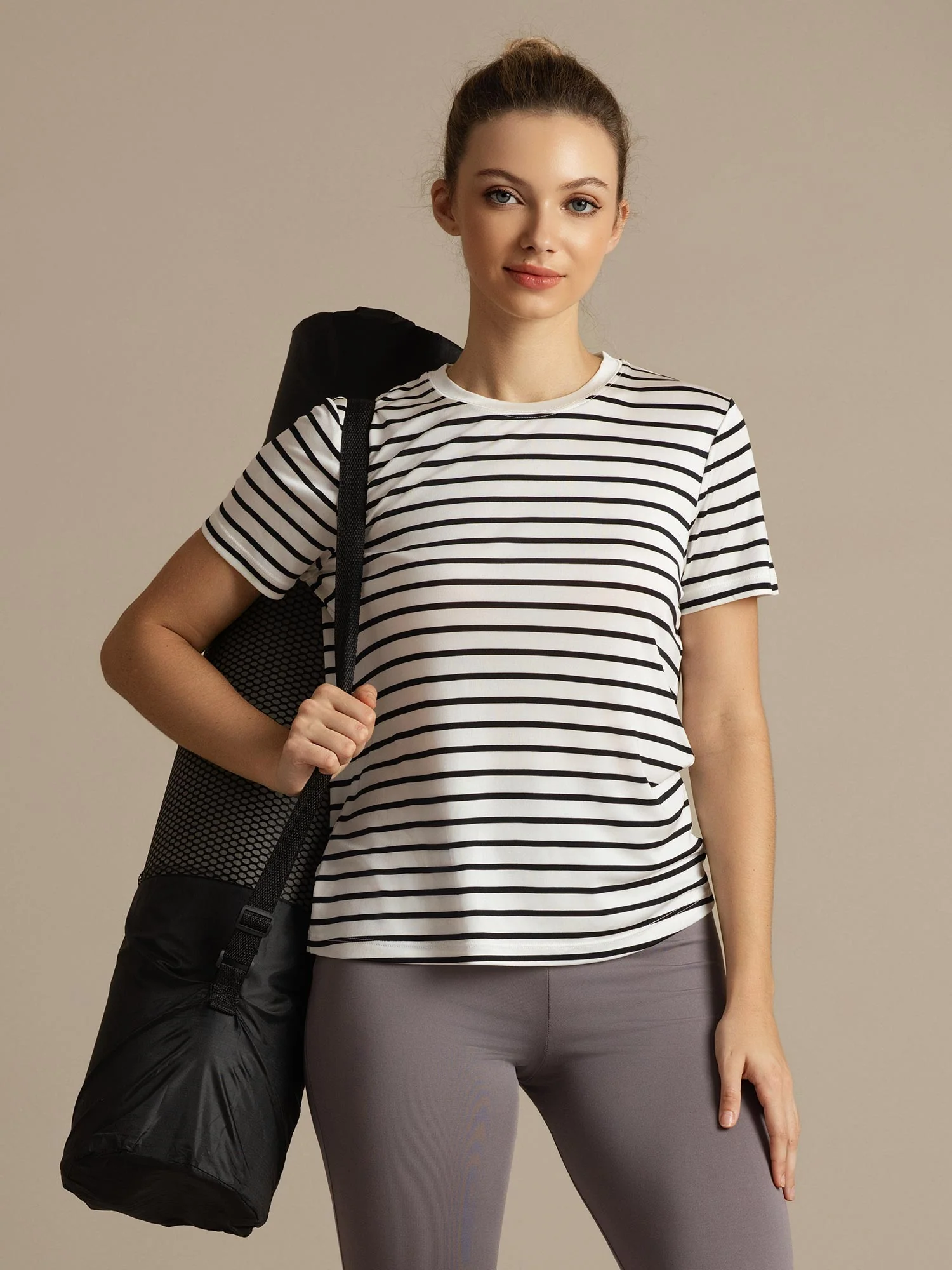 Camiseta Deportiva de Rayas con Manga Corta y Cuello Redondo de Seda Pura para Mujer - Image 13