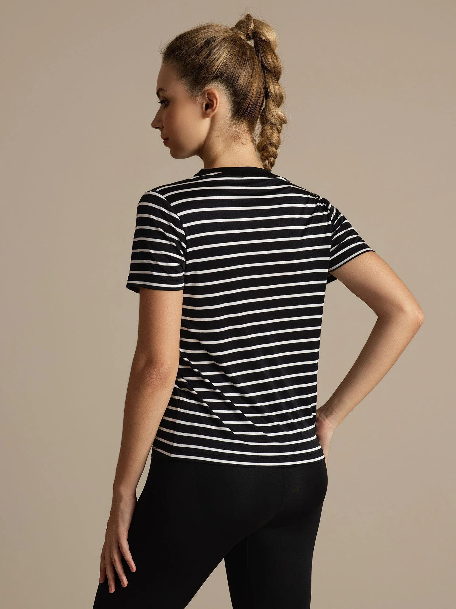 Camiseta Deportiva de Rayas con Manga Corta y Cuello Redondo de Seda Pura para Mujer - Image 3