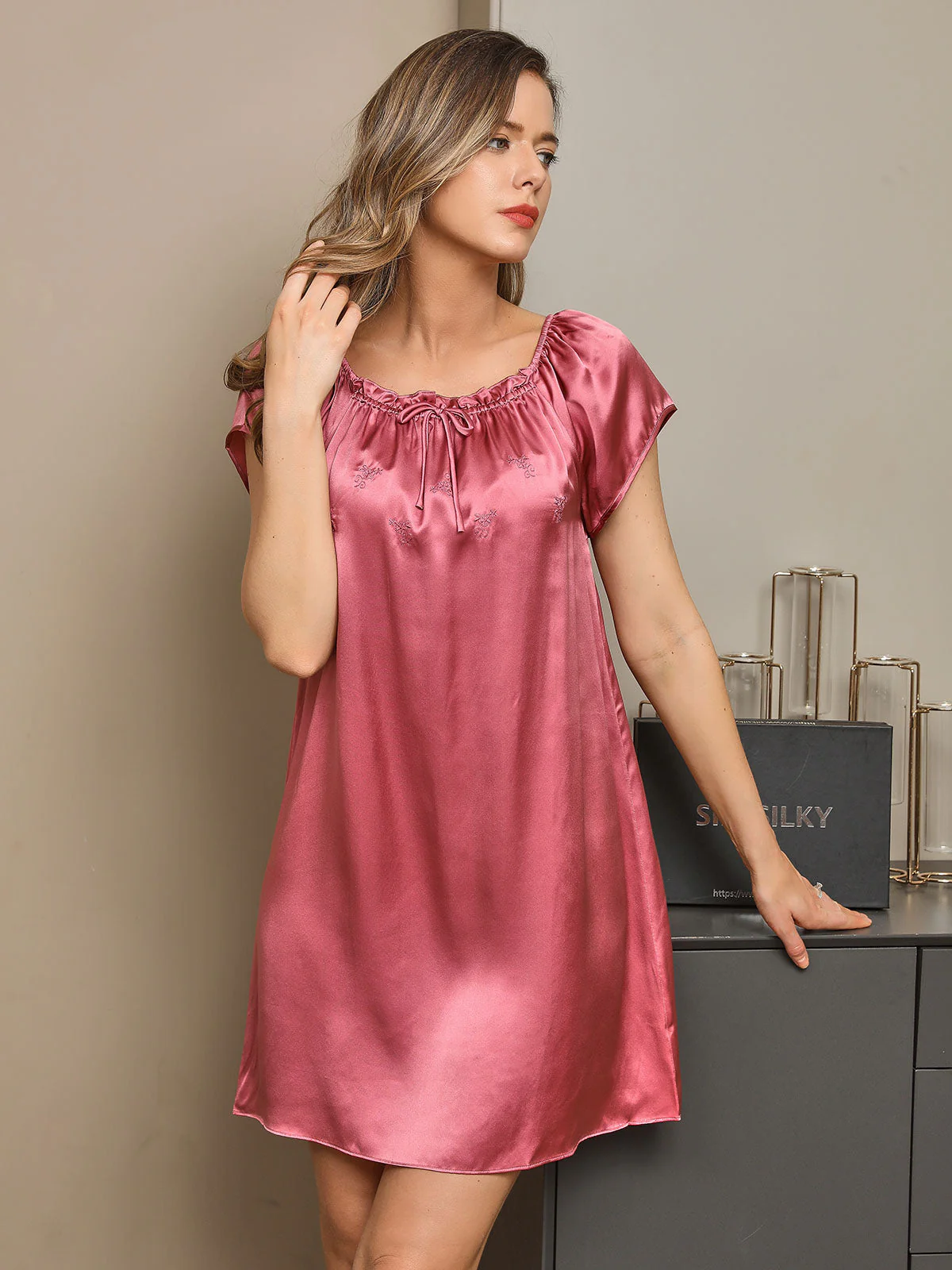 Pura Seda Manga Corta Lindo Camisón - Image 6