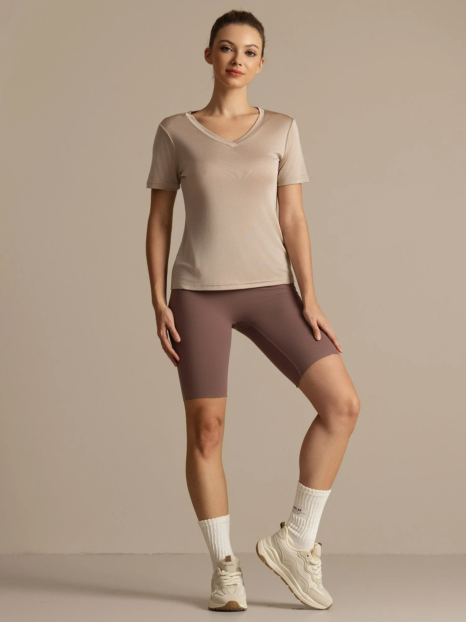Camiseta Deportiva Mujer Manga Corta Cuello V Seda Pura - Image 23