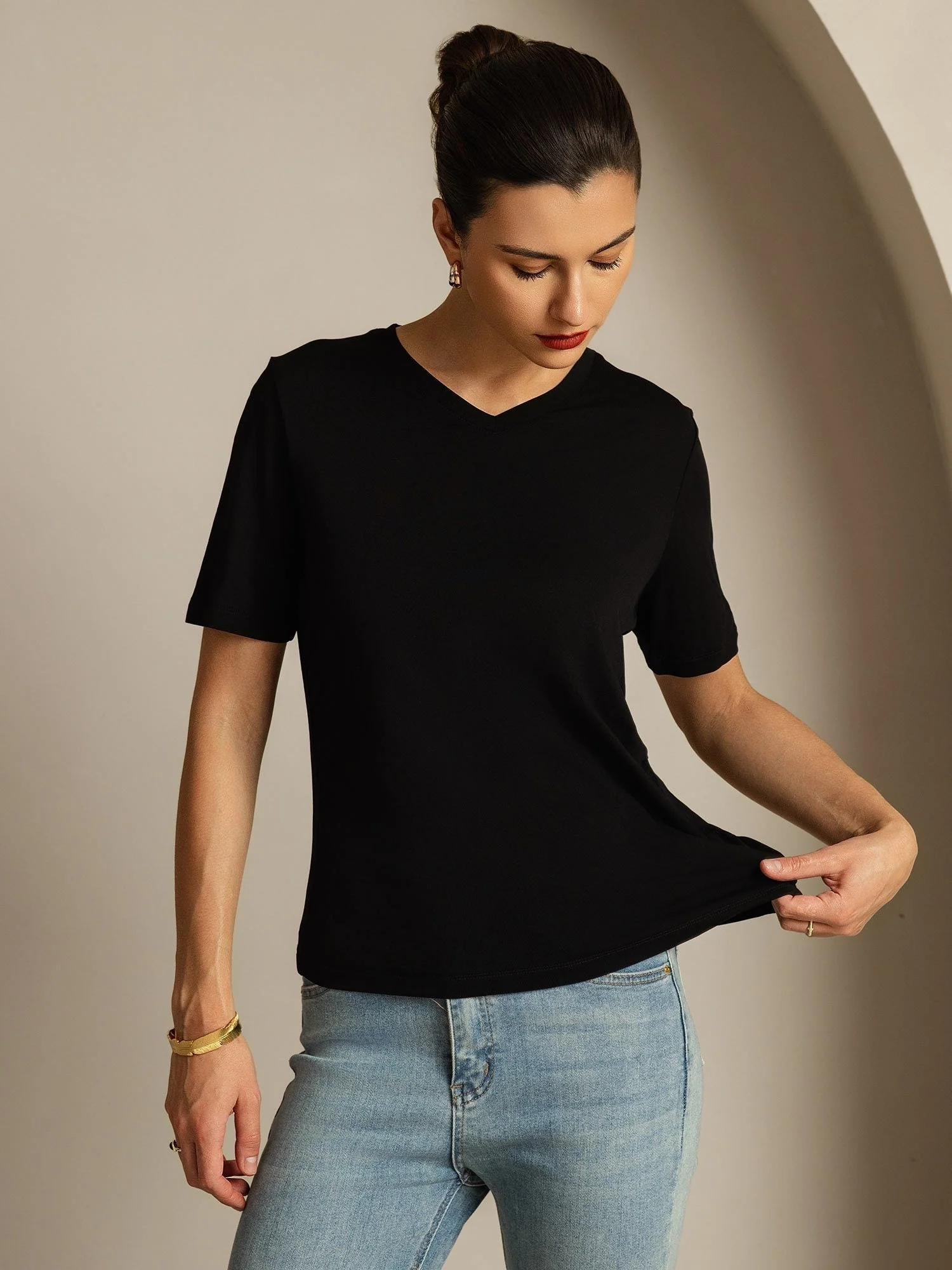 Camiseta de Mujer en Seda Pura con Cuello en V - Image 3