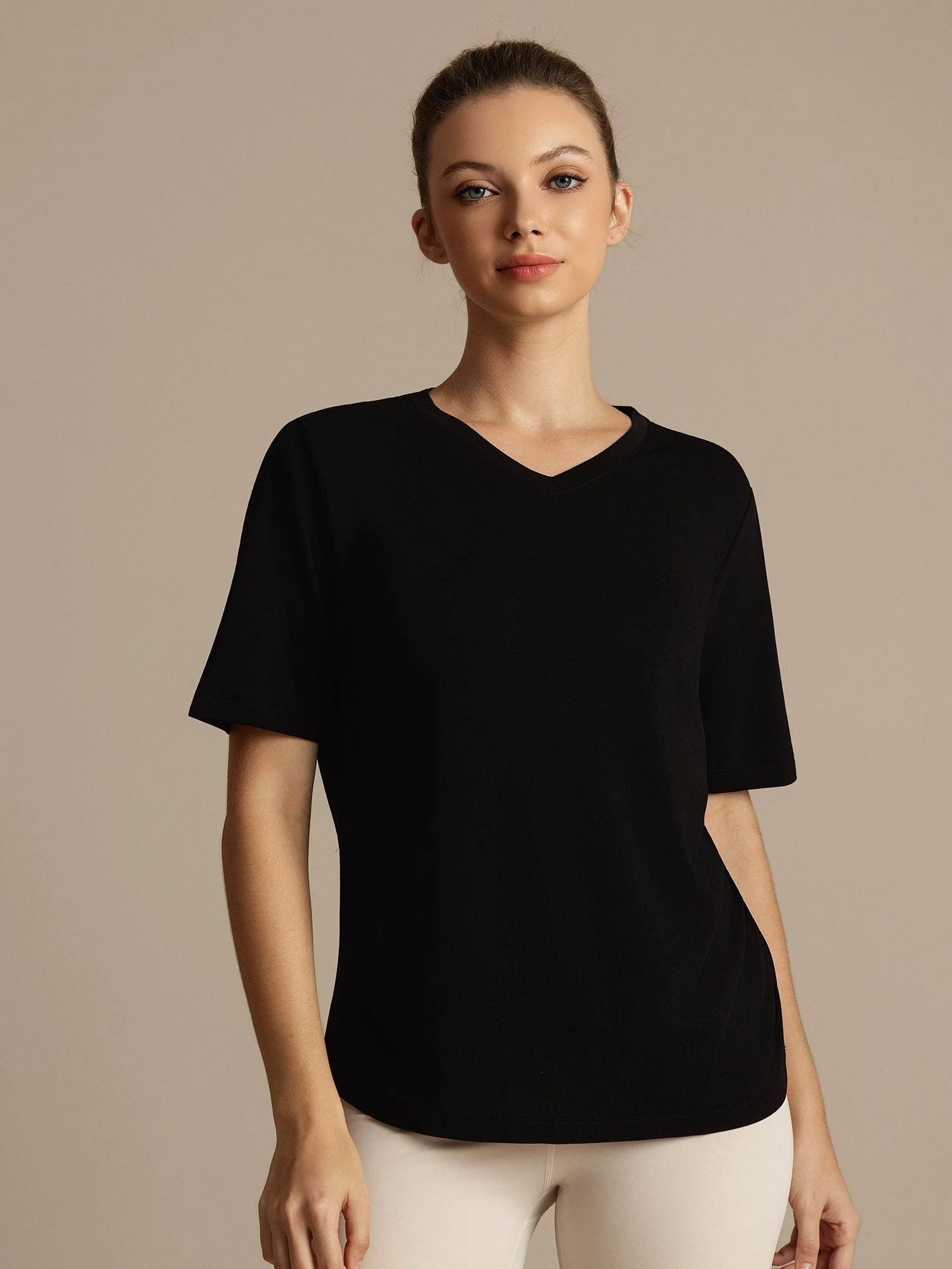 Camiseta Deportiva Mujer Manga Corta Cuello V Seda Pura - Image 10