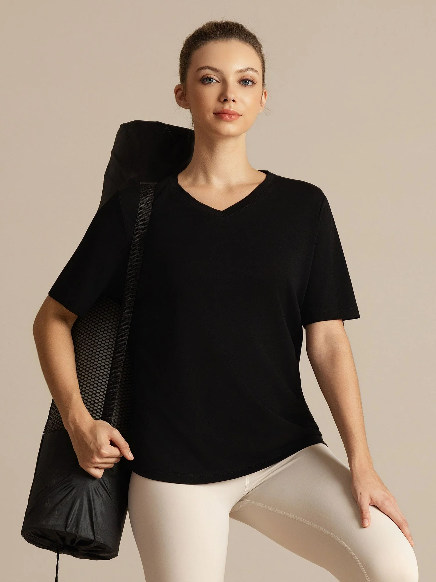 Camiseta Deportiva Mujer Manga Corta Cuello V Seda Pura - Image 12