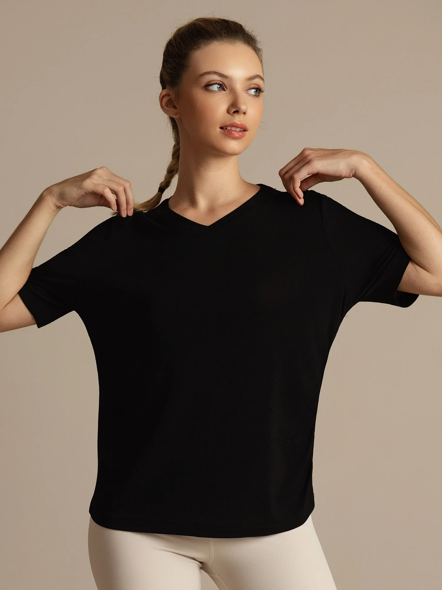 Camiseta Deportiva Mujer Manga Corta Cuello V Seda Pura - Image 13