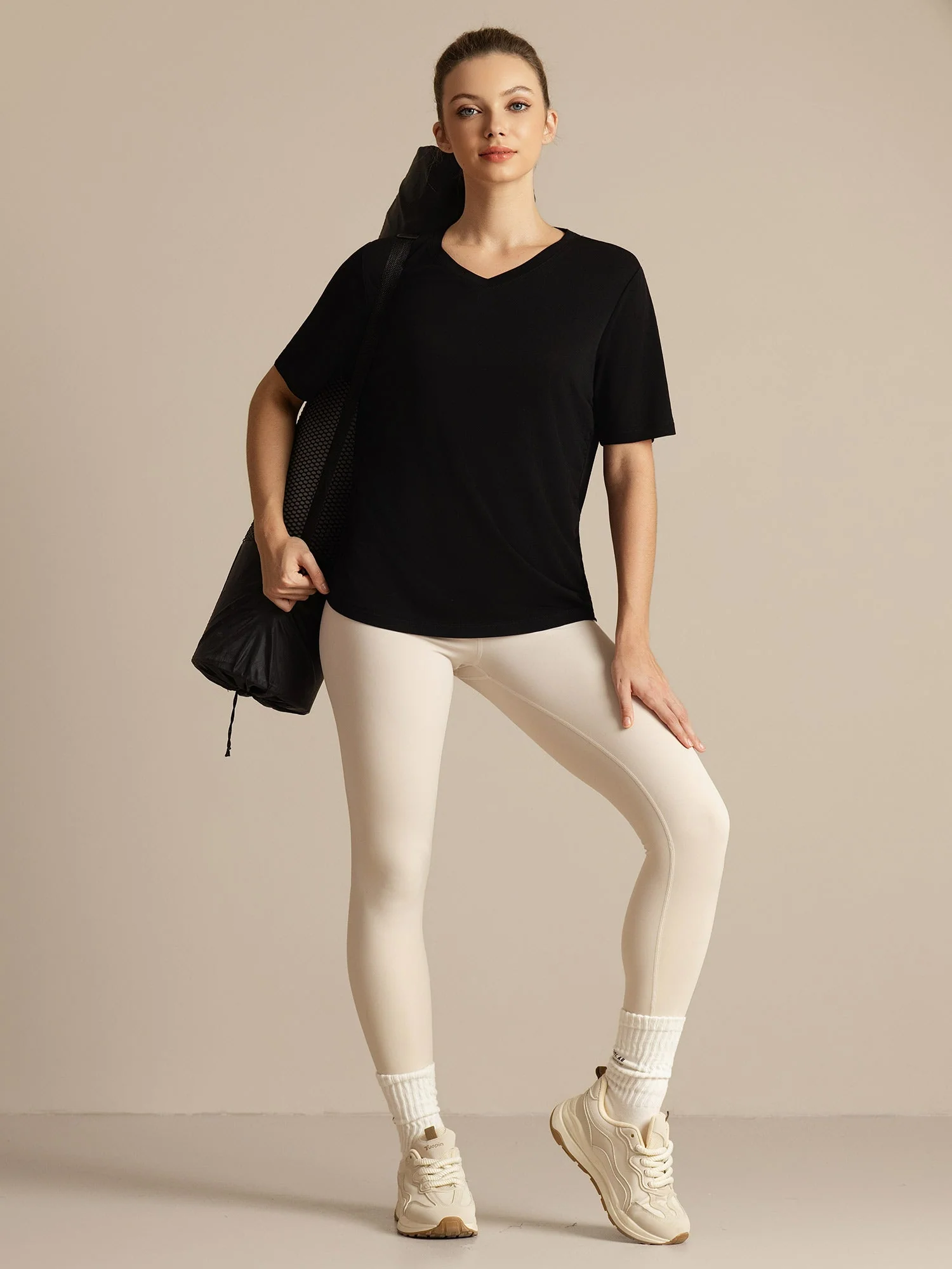 Camiseta Deportiva Mujer Manga Corta Cuello V Seda Pura - Image 15