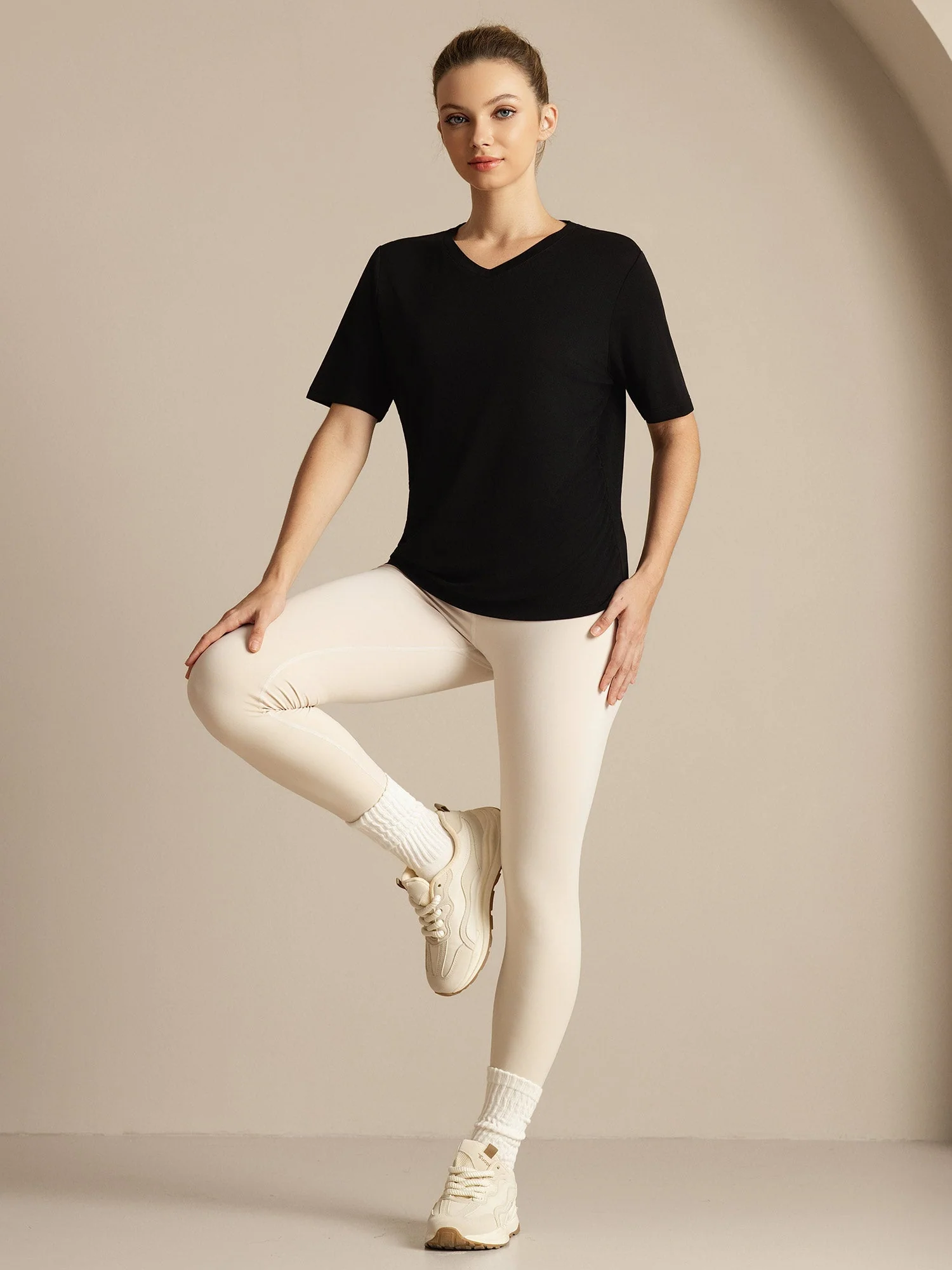 Camiseta Deportiva Mujer Manga Corta Cuello V Seda Pura - Image 16