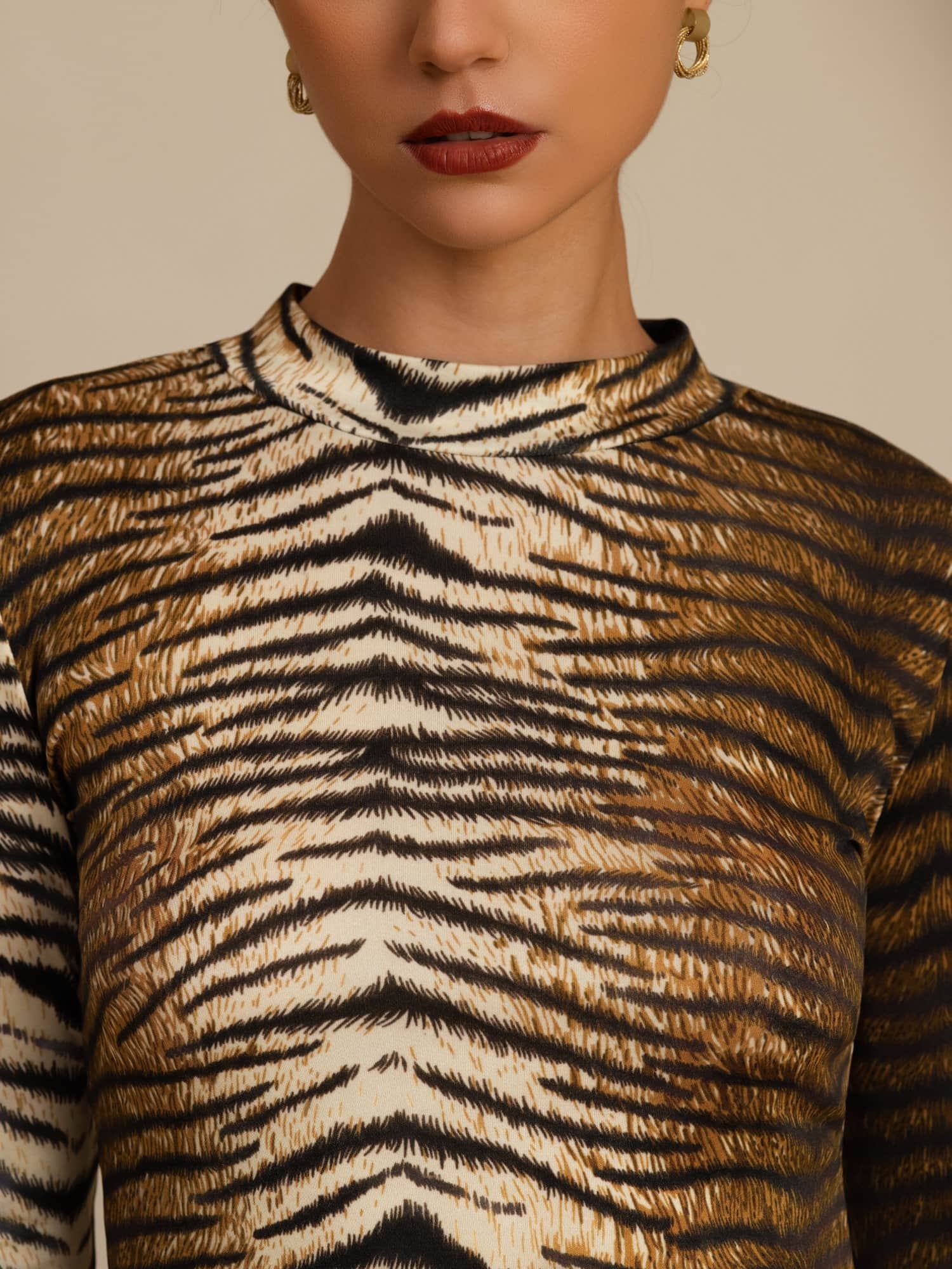 Pure Seda Mujer Estampado Animal Salvaje Manga Larga Top Cuello Alto - Image 14