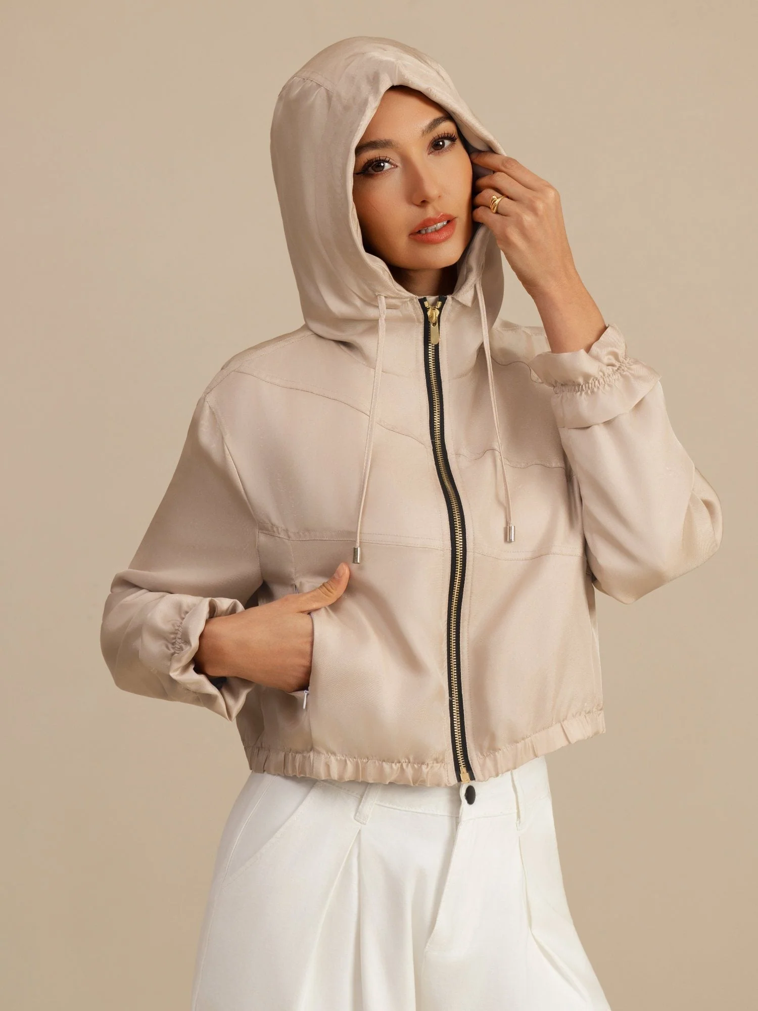 Chaqueta Corta Con Capucha Para Mujer De Seda Pura Con Bolsillos - Image 17