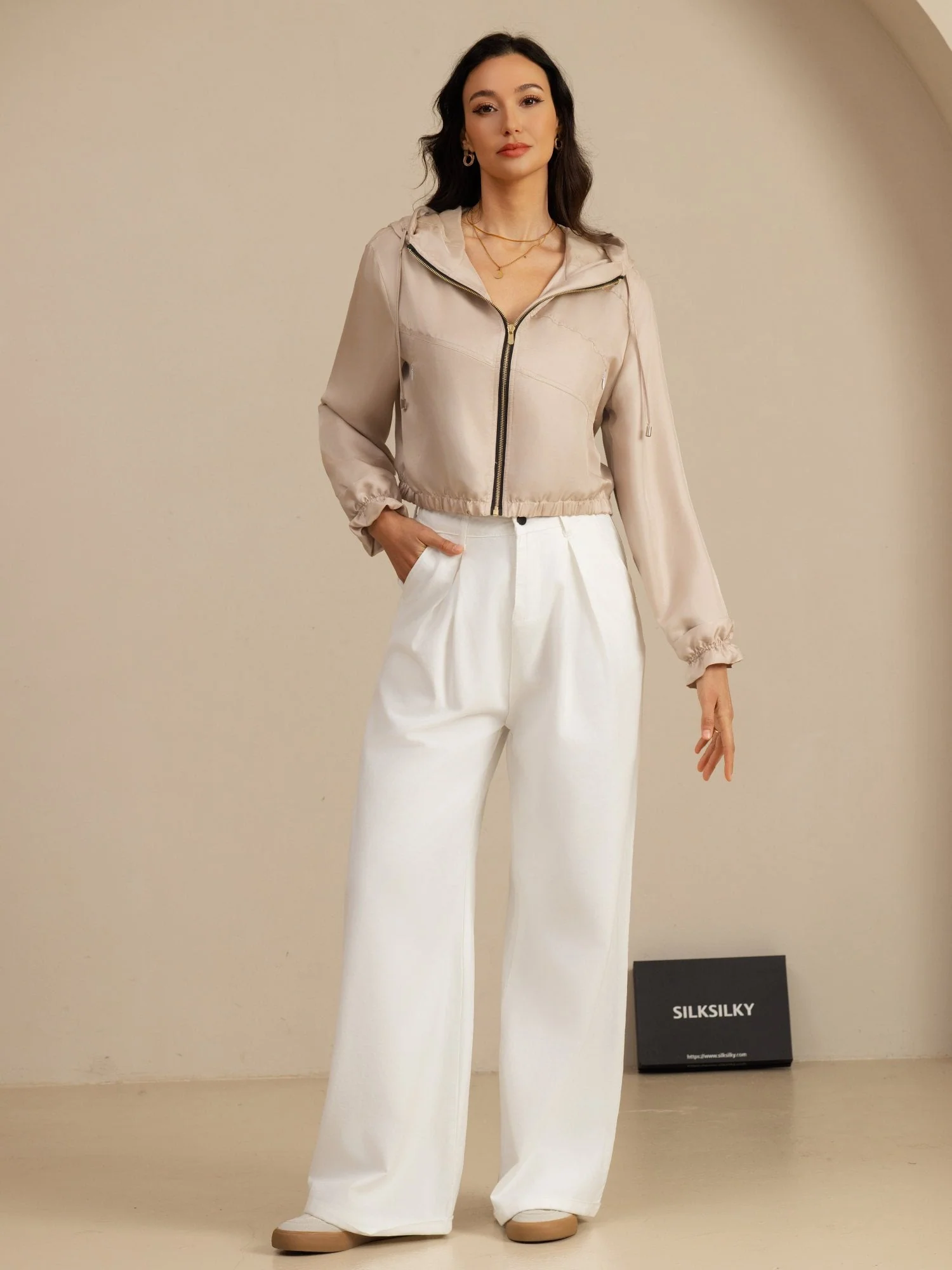 Chaqueta Corta Con Capucha Para Mujer De Seda Pura Con Bolsillos - Image 24