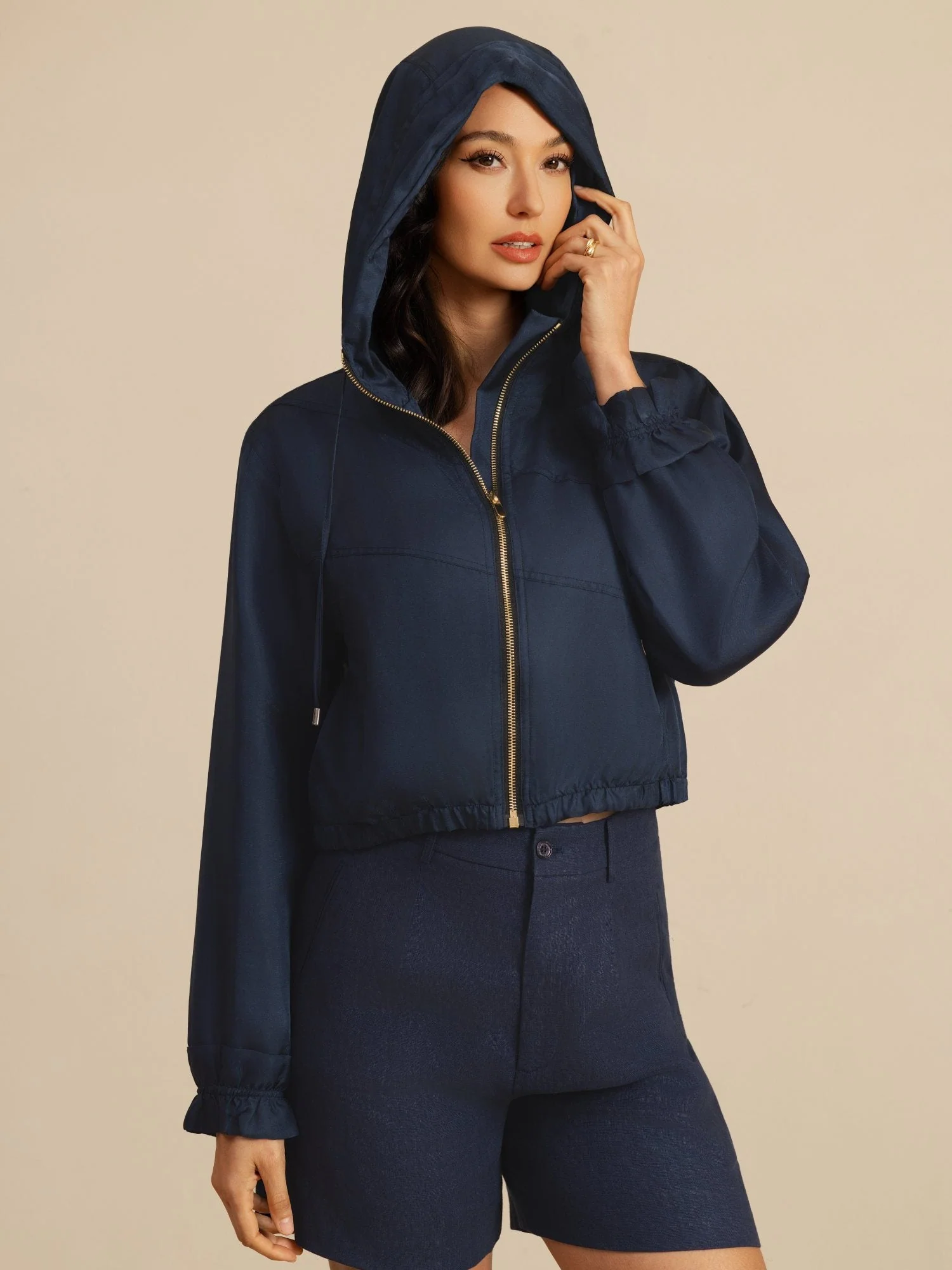 Chaqueta Corta Con Capucha Para Mujer De Seda Pura Con Bolsillos - Image 5