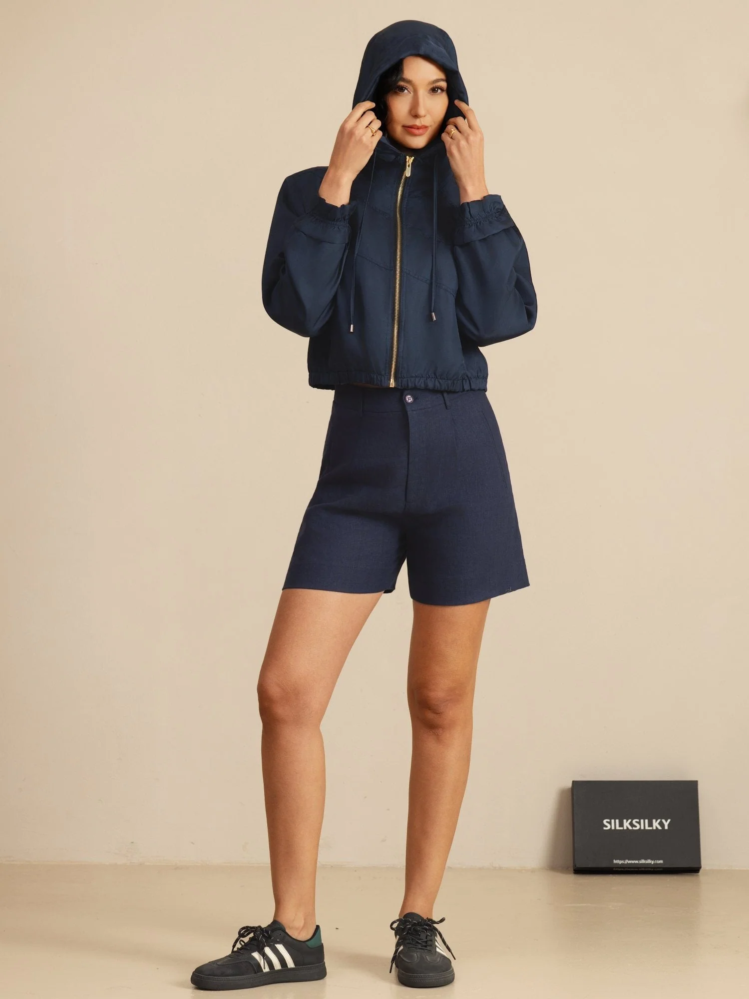 Chaqueta Corta Con Capucha Para Mujer De Seda Pura Con Bolsillos - Image 8