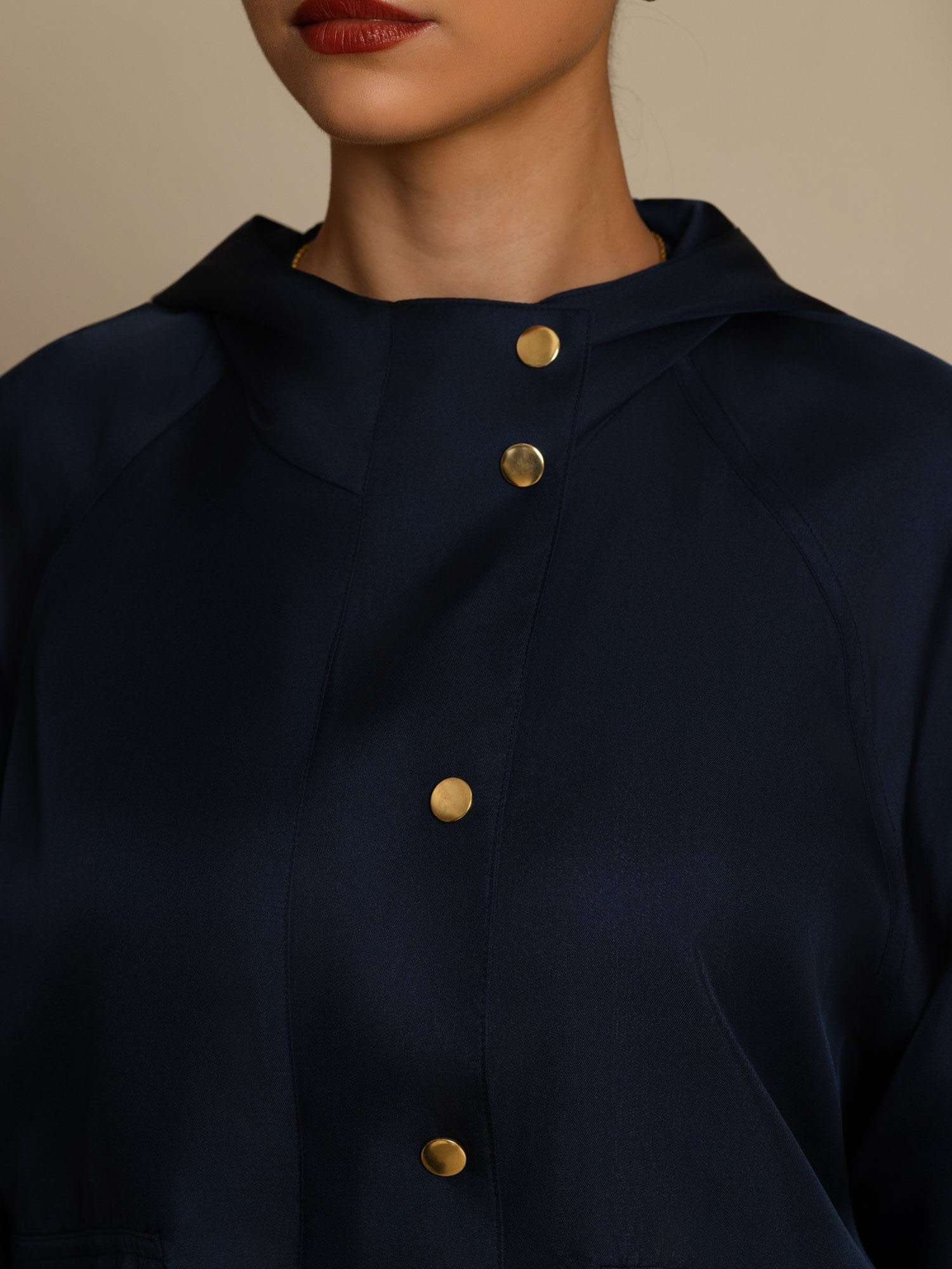 Chaqueta Con Capucha Para Mujer De Seda Pura Con Grandes Bolsillos Con Solapa - Image 20
