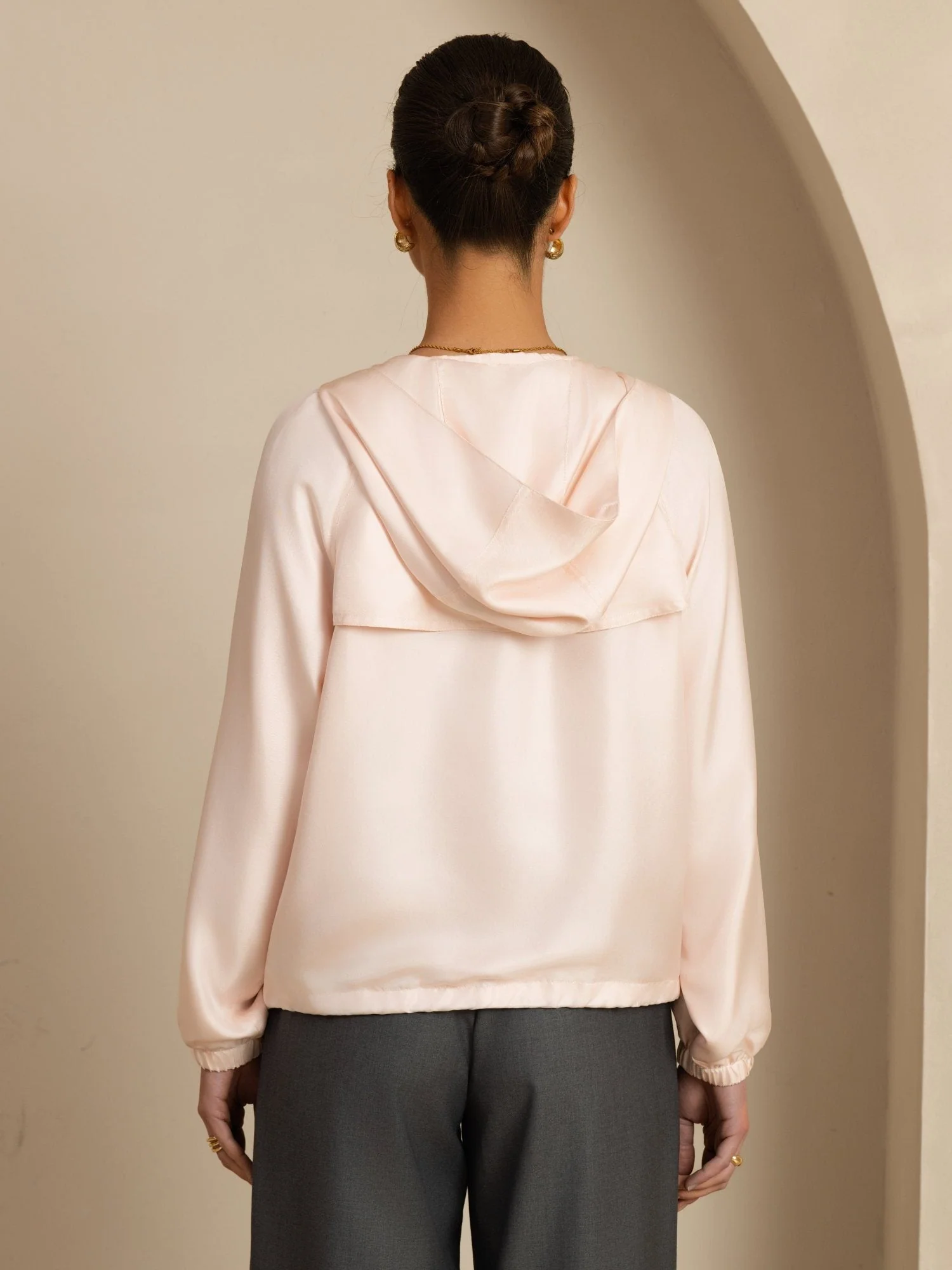 Chaqueta Con Capucha Para Mujer De Seda Pura Con Grandes Bolsillos Con Solapa - Image 24
