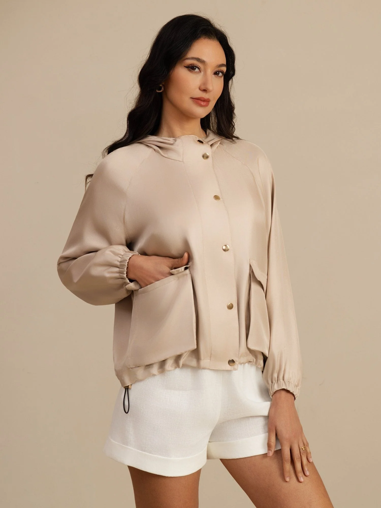 Chaqueta Con Capucha Para Mujer De Seda Pura Con Grandes Bolsillos Con Solapa - Image 5