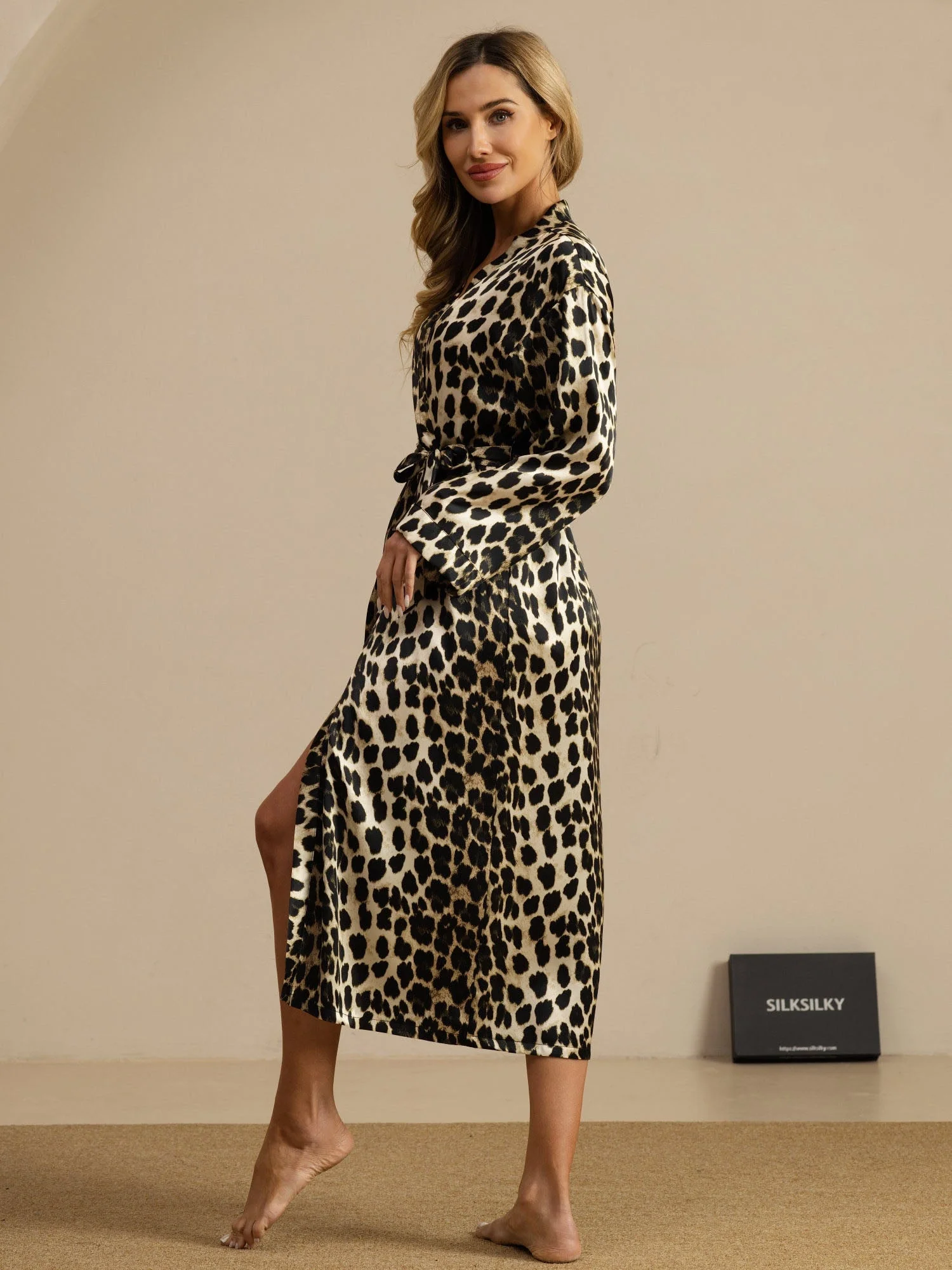 Bata Midi De Seda Pura Para Mujer Con Estampado De Leopardo Y Manga Larga - Image 3